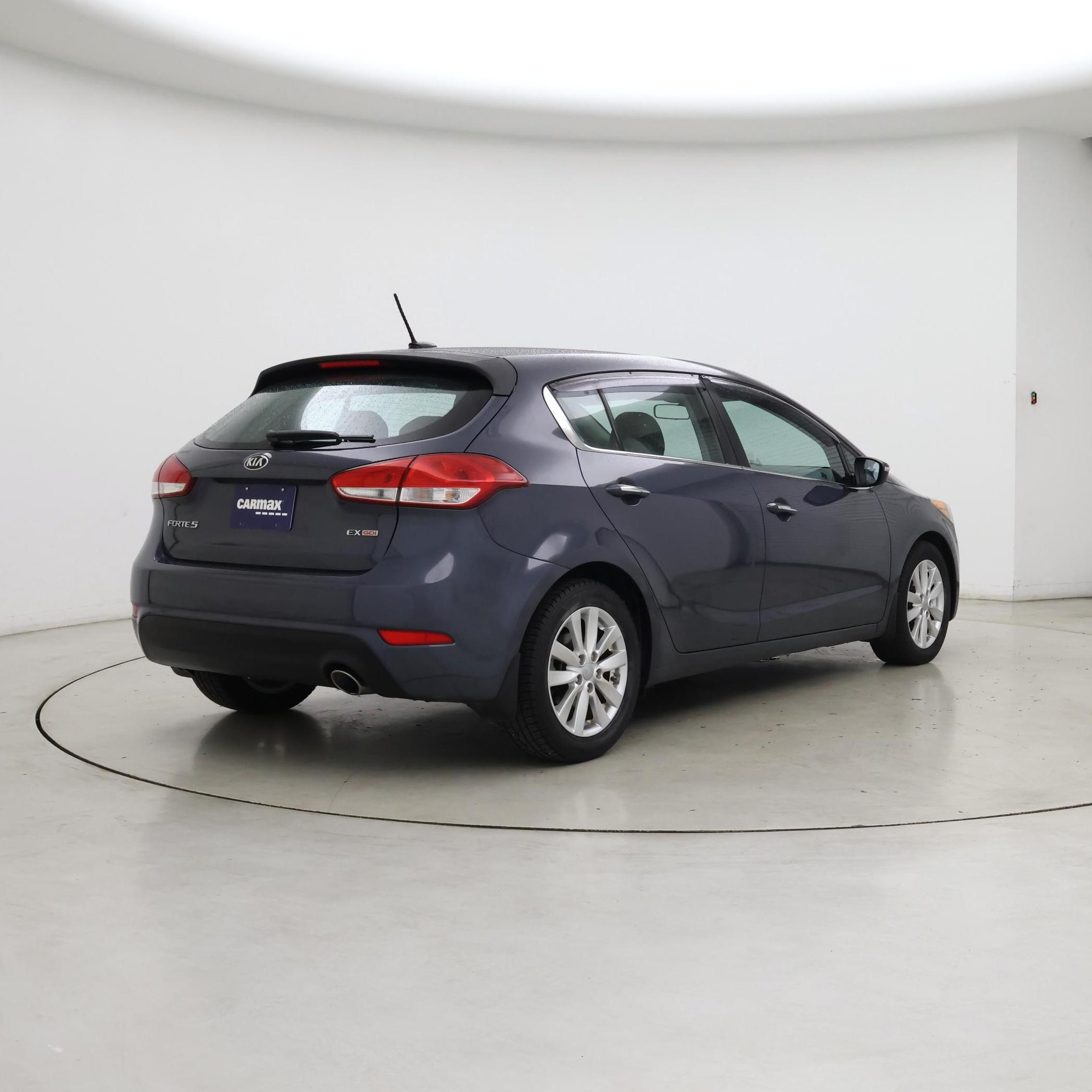 Thumbnail: 2015 Kia Forte - 8