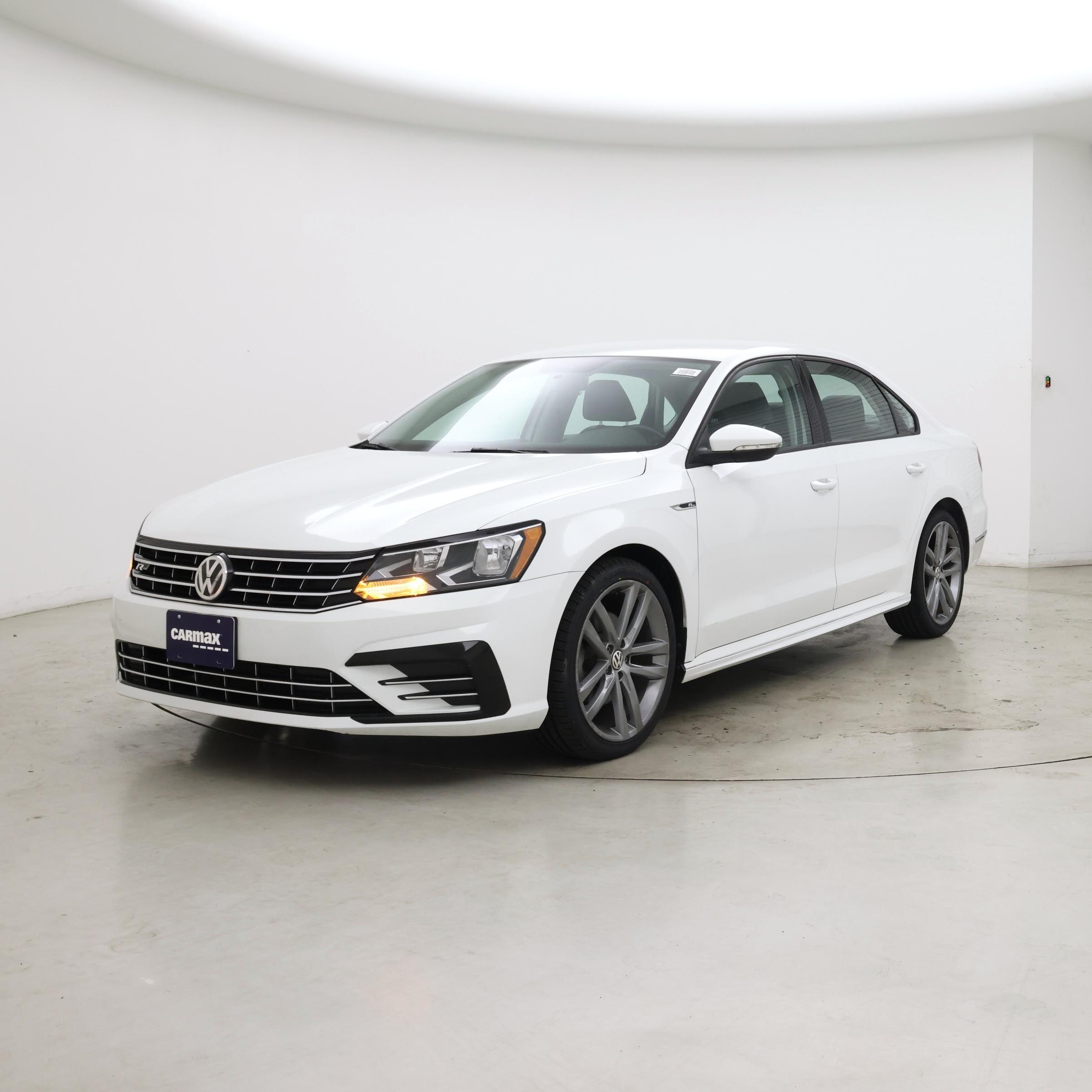 Thumbnail: 2018 Volkswagen Passat - 4