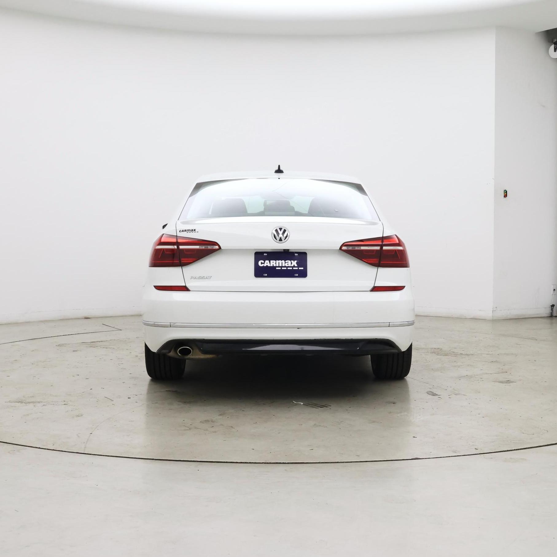 Thumbnail: 2018 Volkswagen Passat - 6
