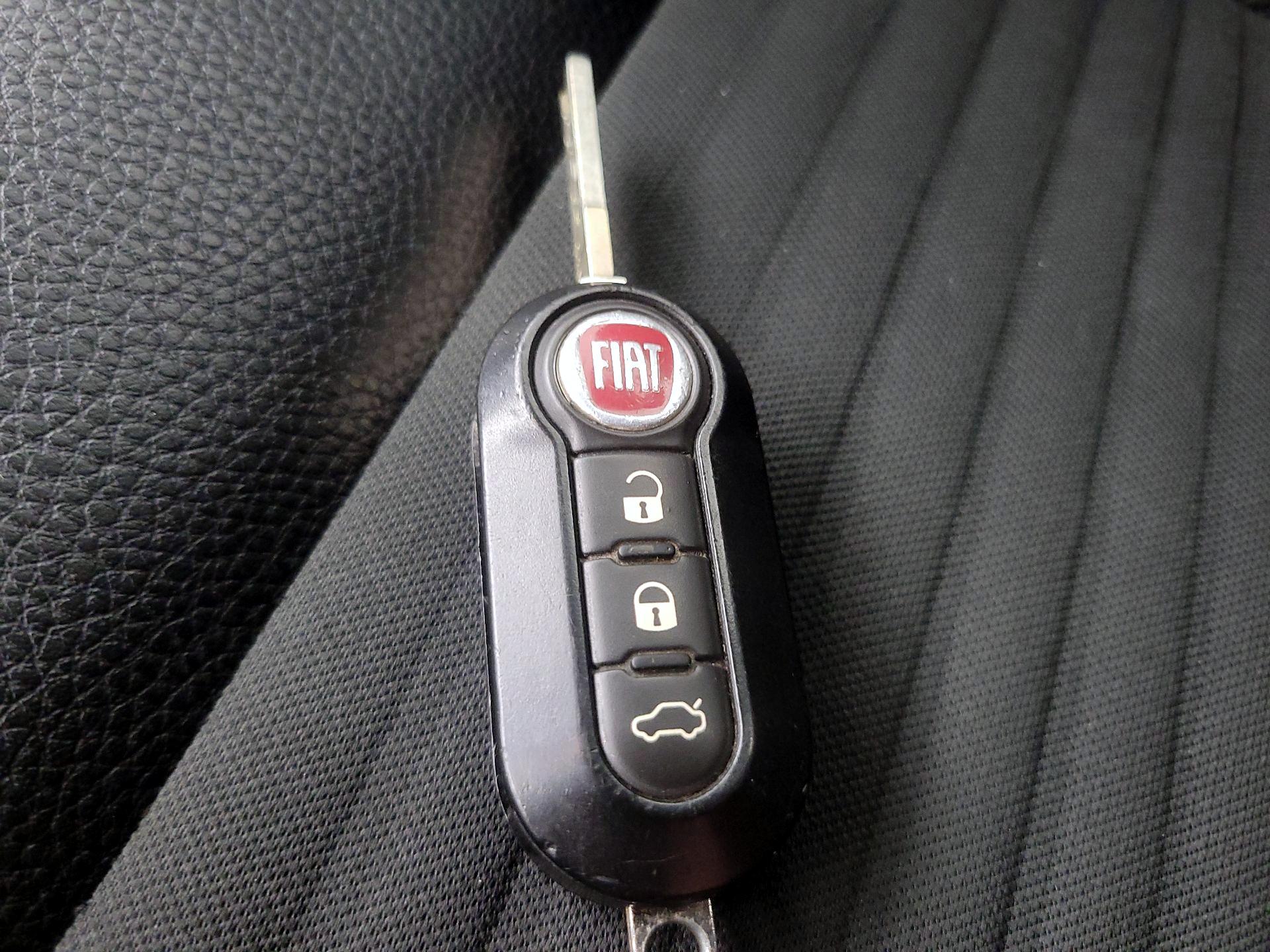 Thumbnail: 2015 Fiat 500 - 20