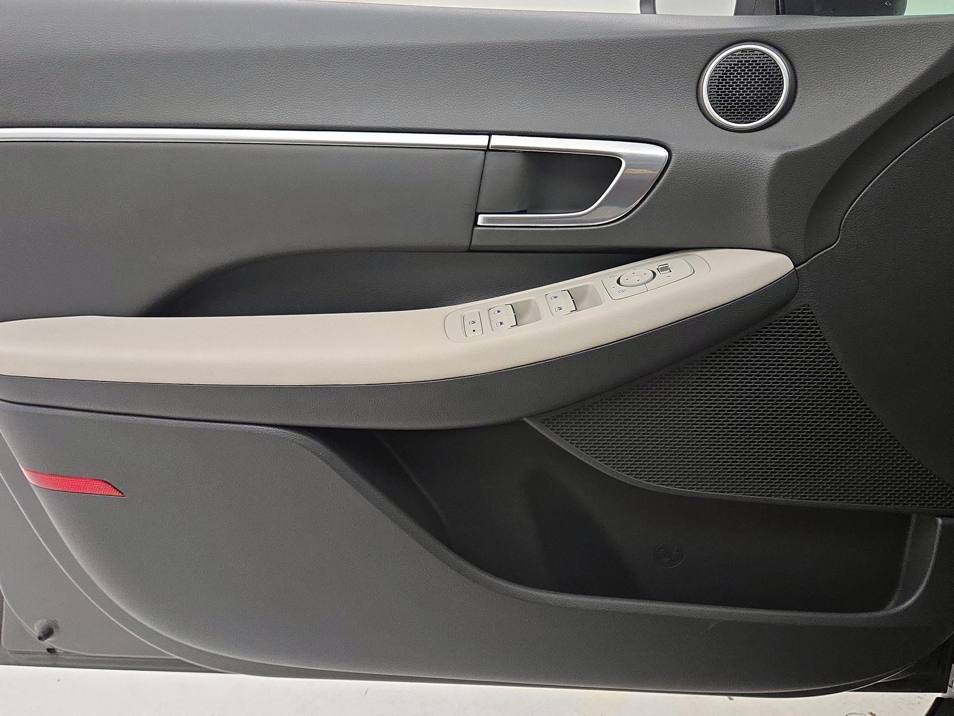Thumbnail: 2023 Hyundai Sonata - 12