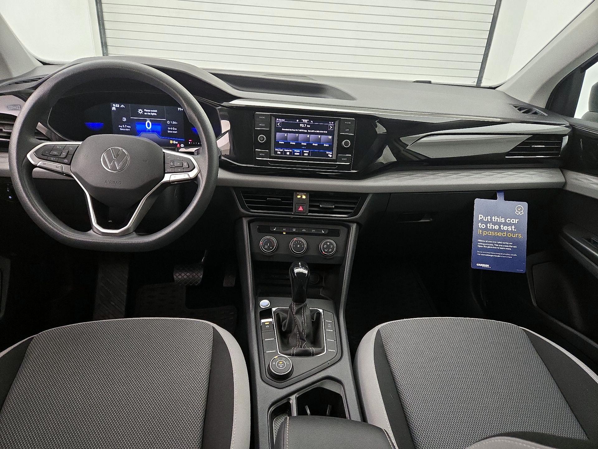 Thumbnail: 2022 Volkswagen Taos - 9