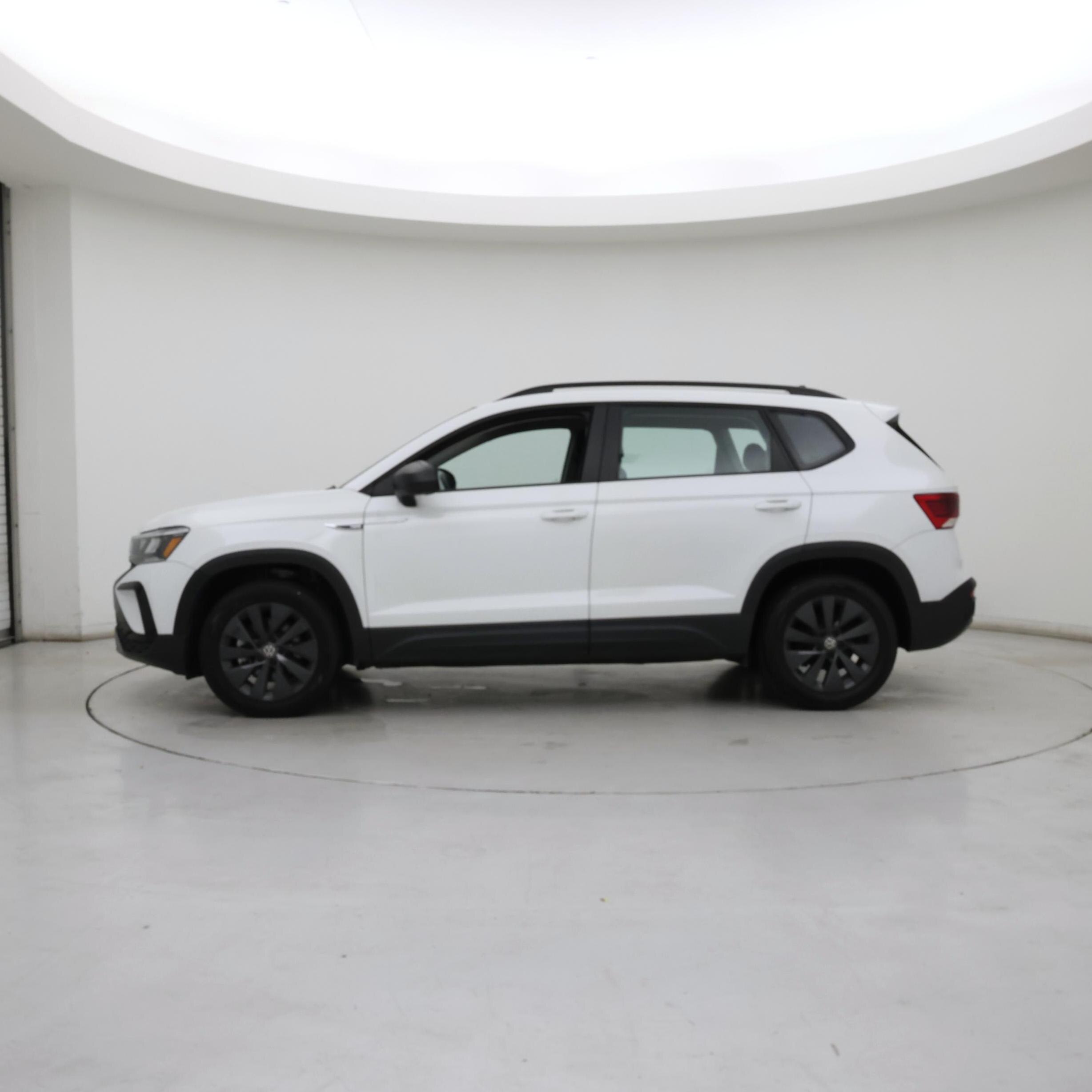Thumbnail: 2022 Volkswagen Taos - 3