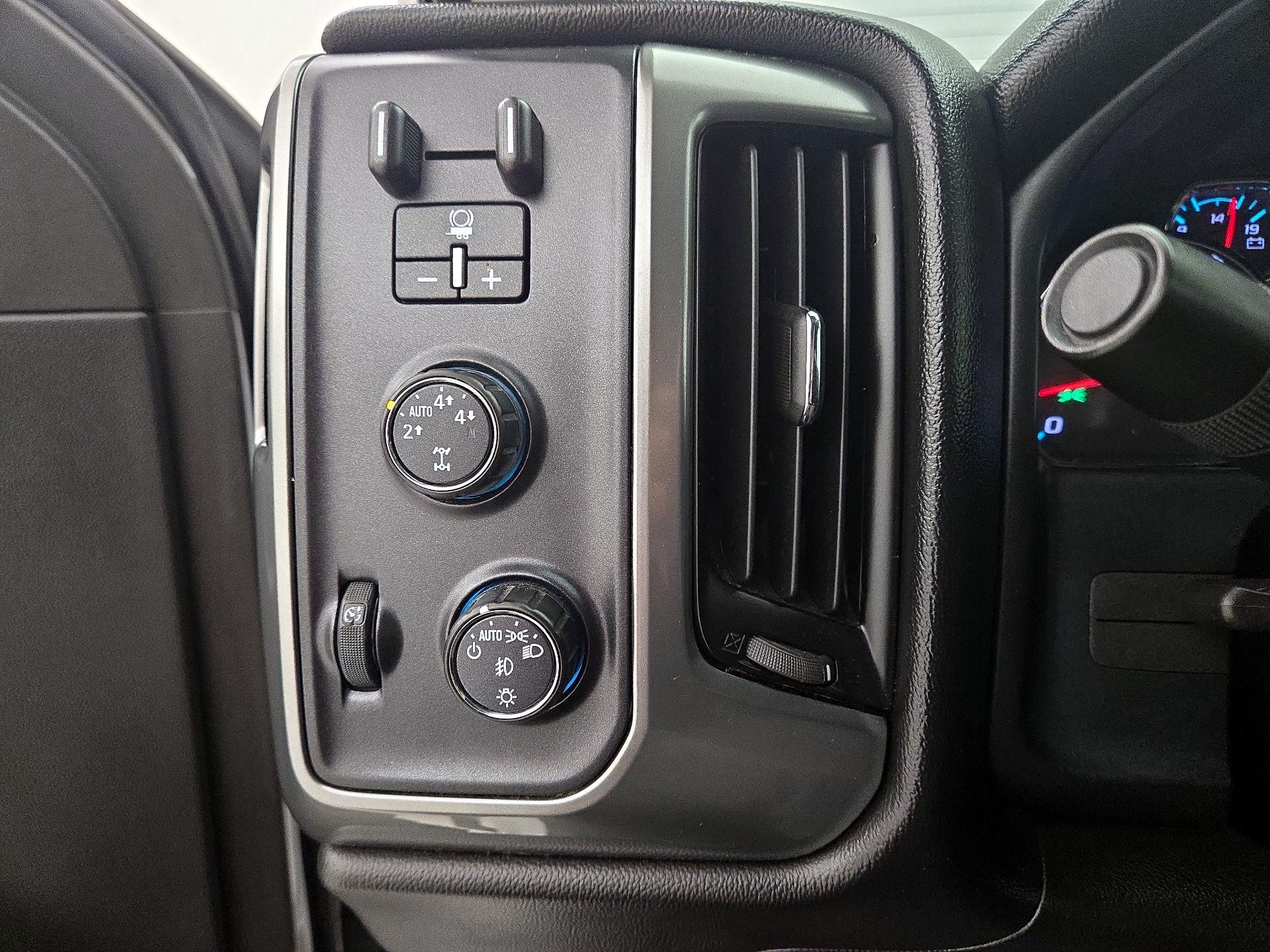 Thumbnail: 2016 Chevrolet Silverado 1500 - 13