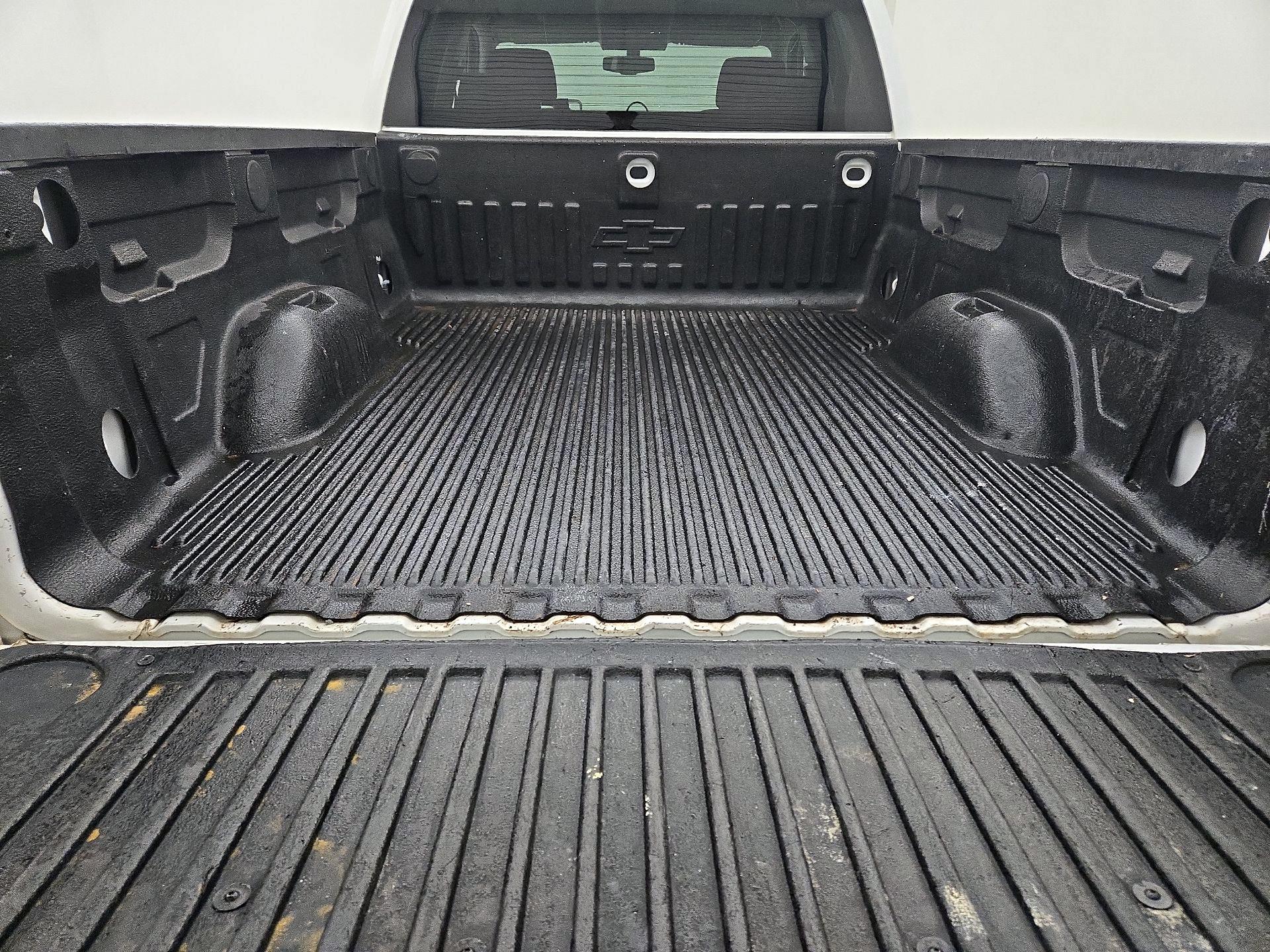 Thumbnail: 2016 Chevrolet Silverado 1500 - 19