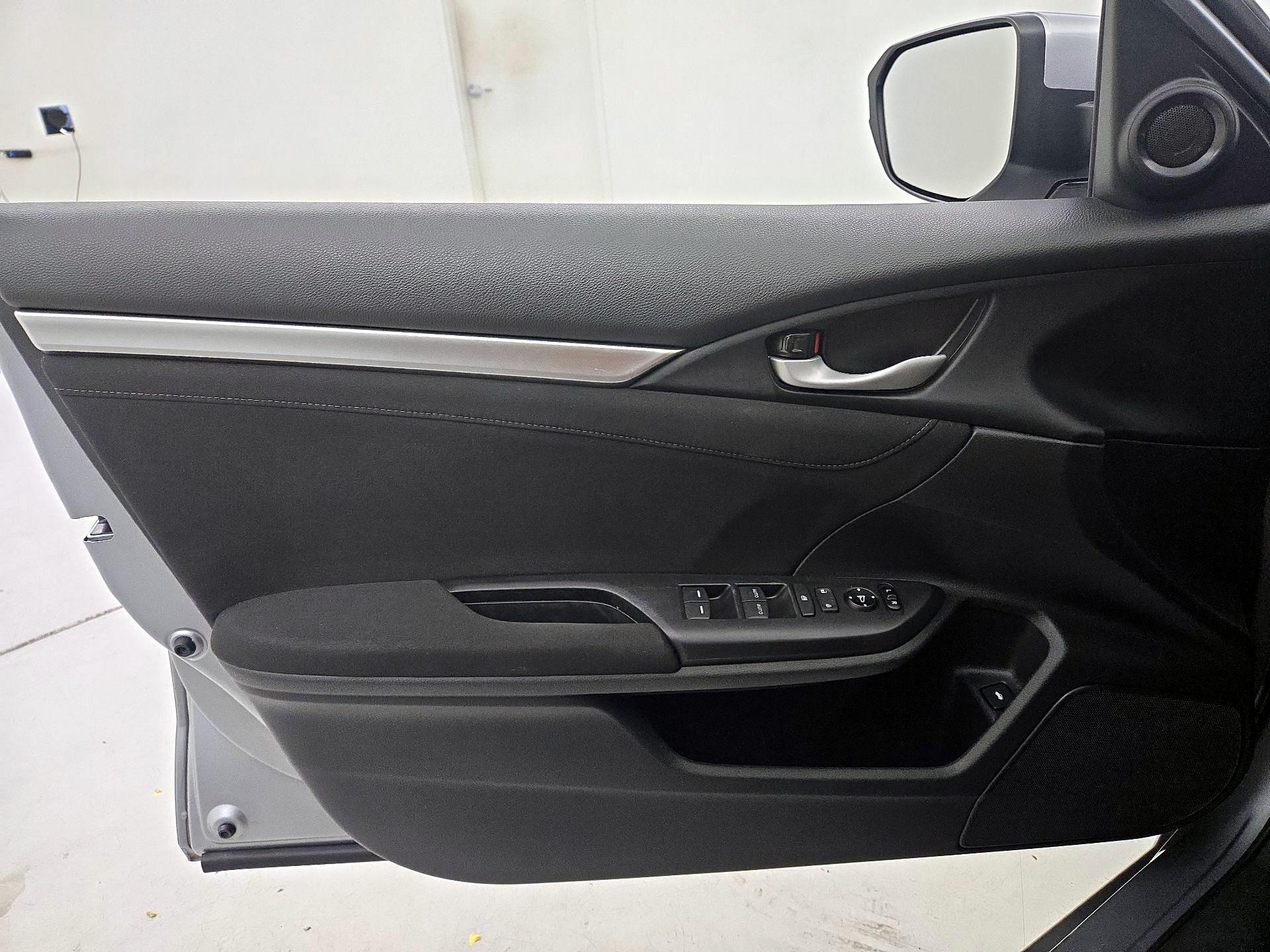 Thumbnail: 2020 Honda Civic - 12