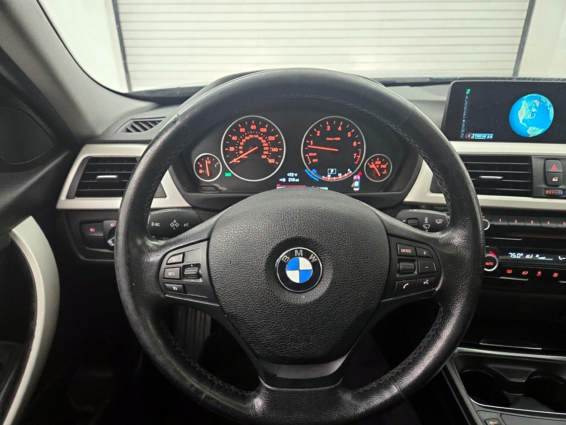 Thumbnail: 2016 BMW 3 Series - 10