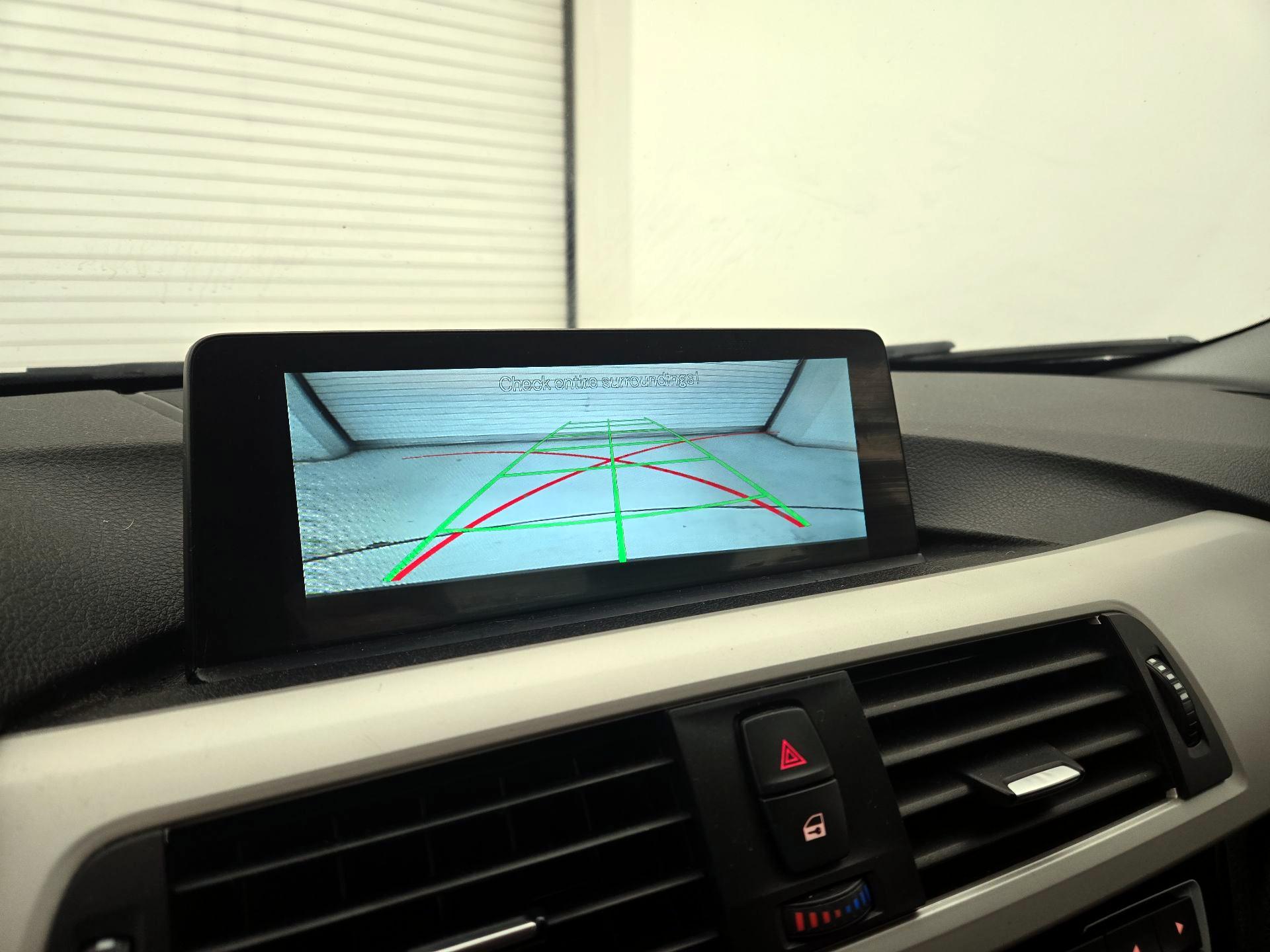 Thumbnail: 2016 BMW 3 Series - 15