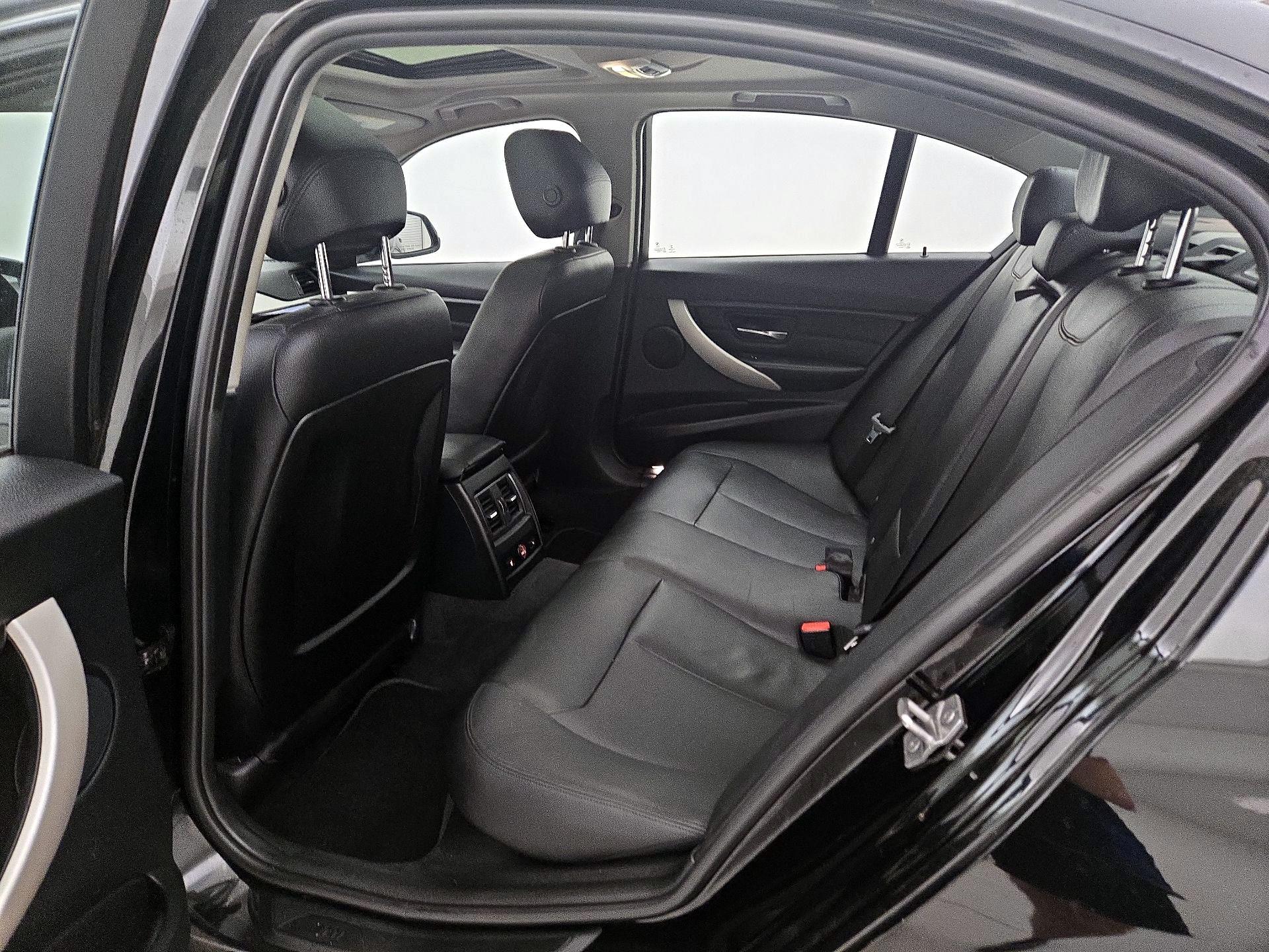 Thumbnail: 2016 BMW 3 Series - 20