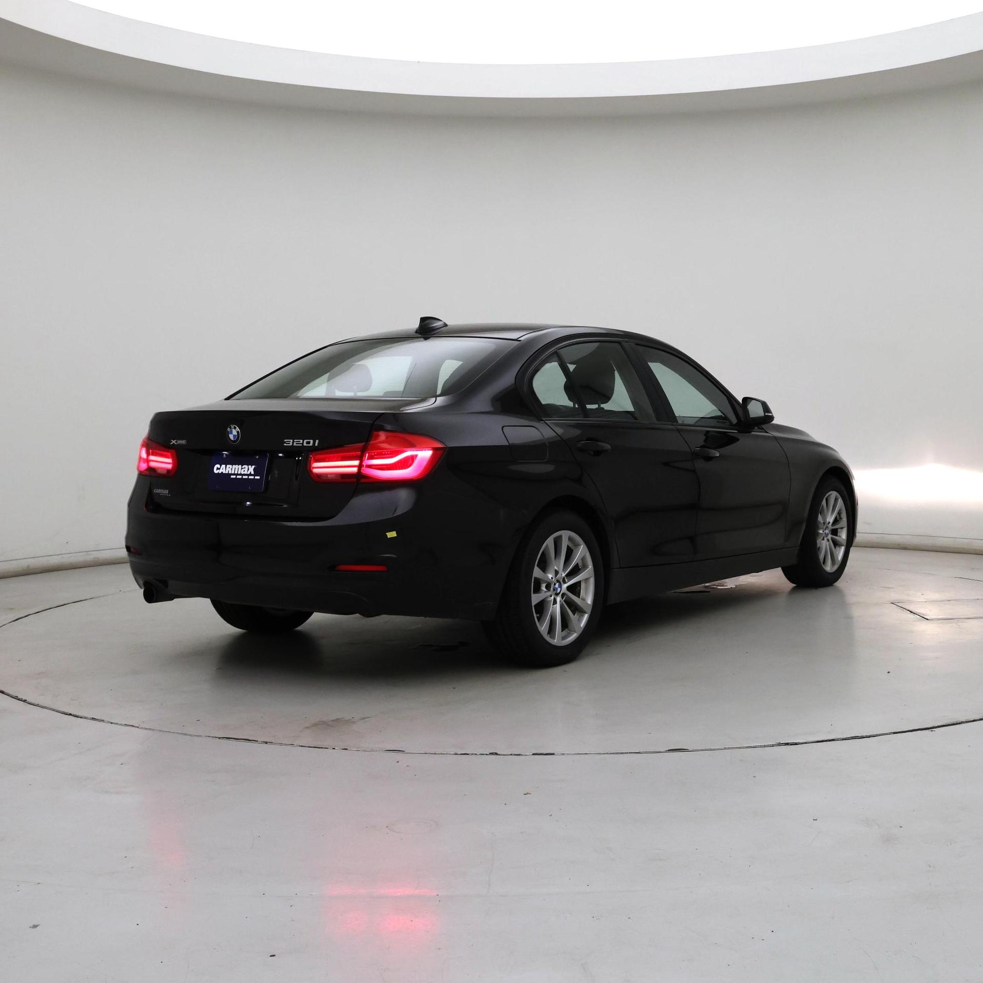 Thumbnail: 2016 BMW 3 Series - 8