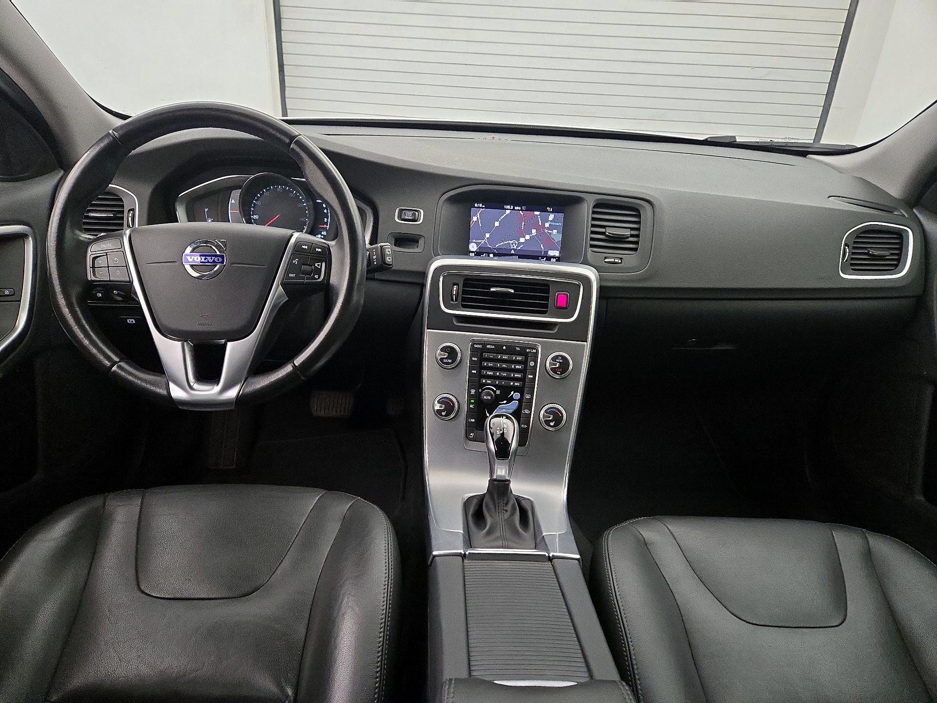 Thumbnail: 2017 Volvo V60 - 9