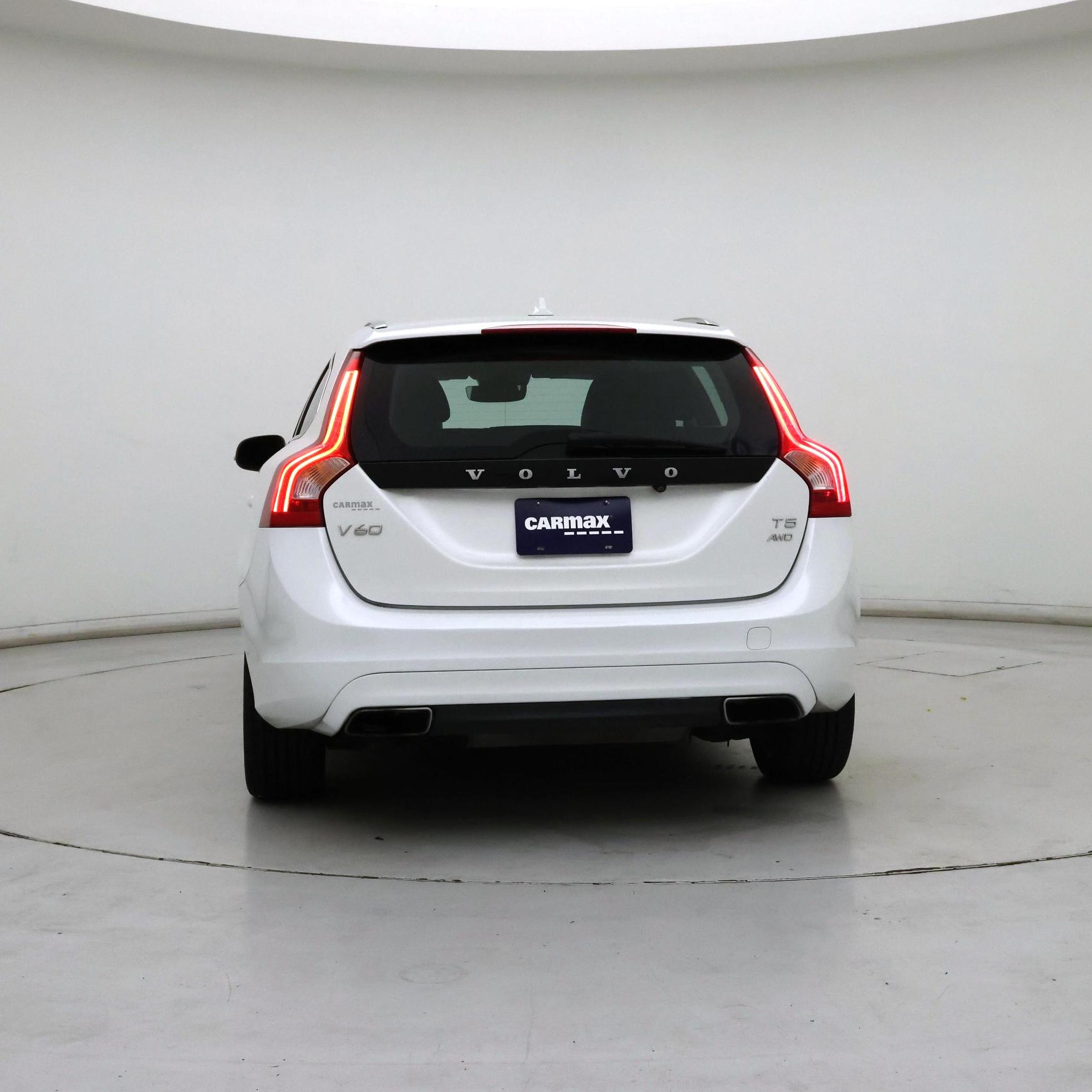Thumbnail: 2017 Volvo V60 - 6