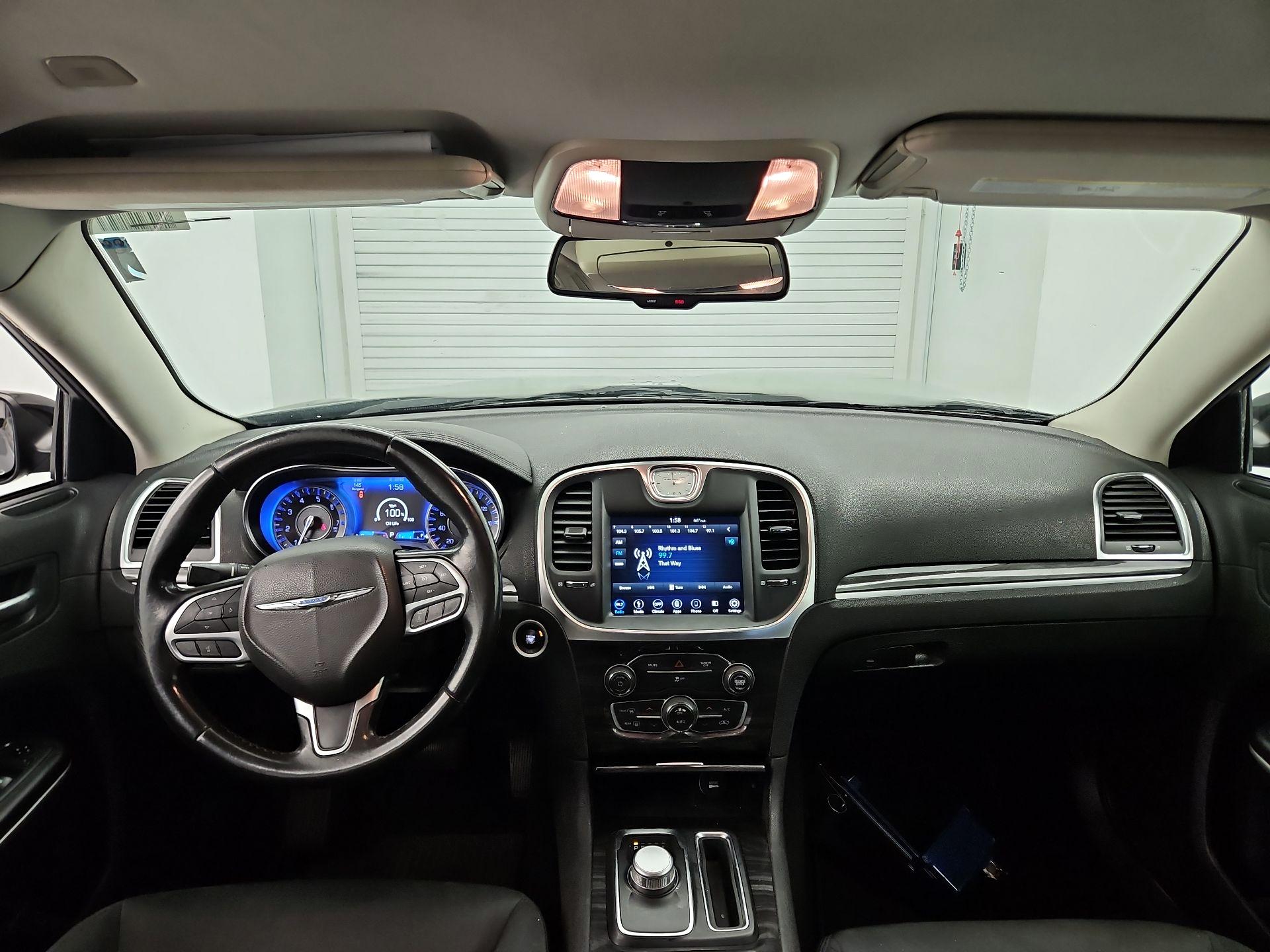 Thumbnail: 2019 Chrysler 300 - 9