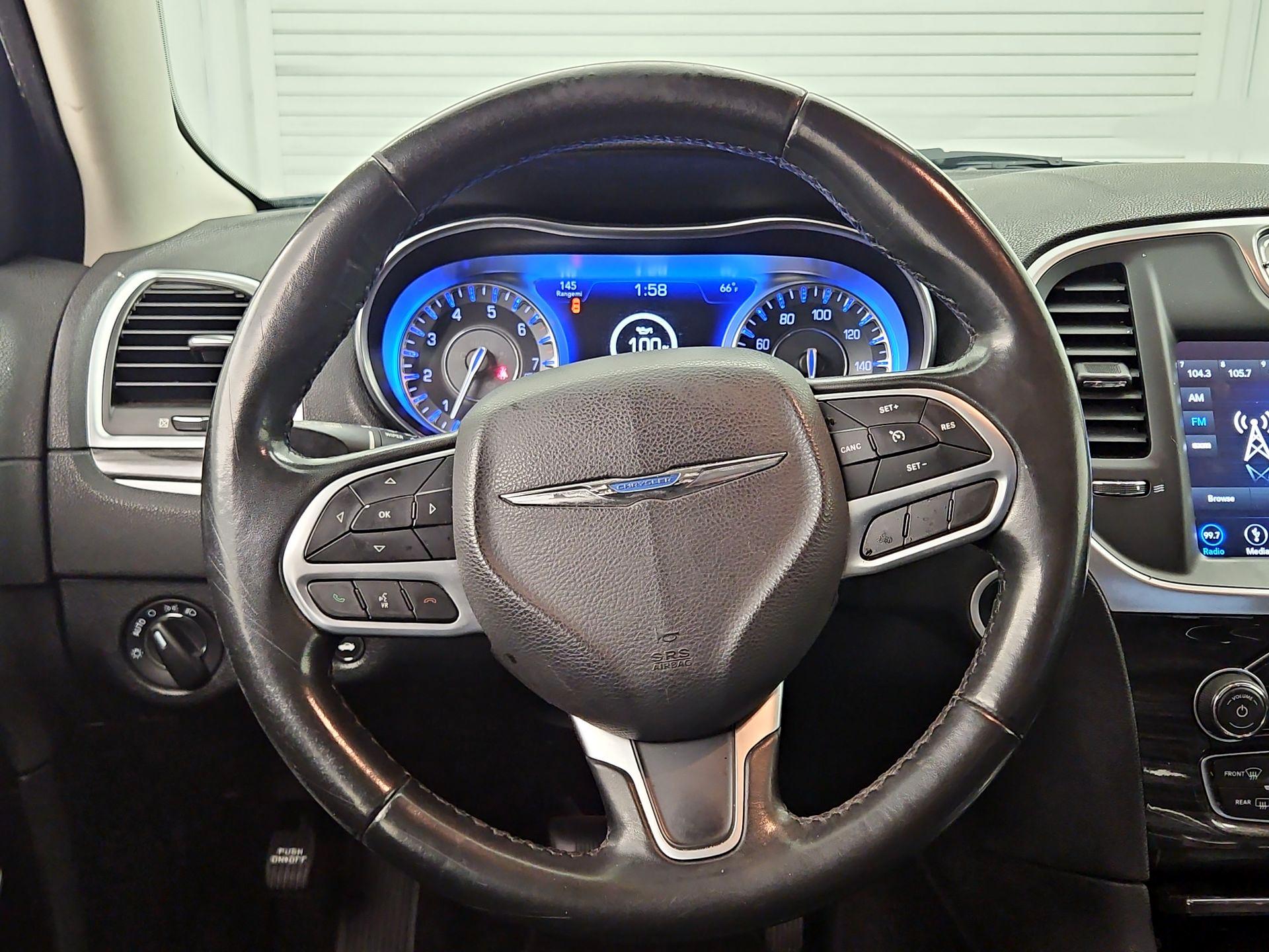 Thumbnail: 2019 Chrysler 300 - 10