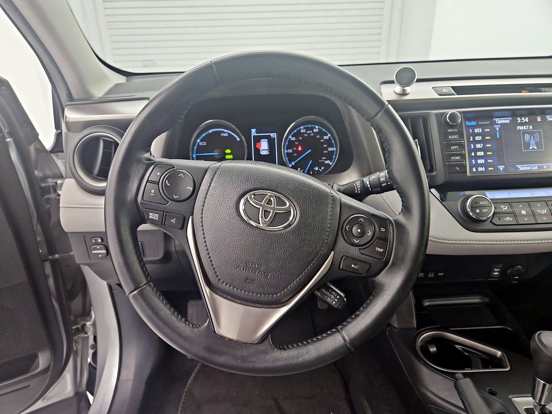 Thumbnail: 2017 Toyota RAV4 - 10