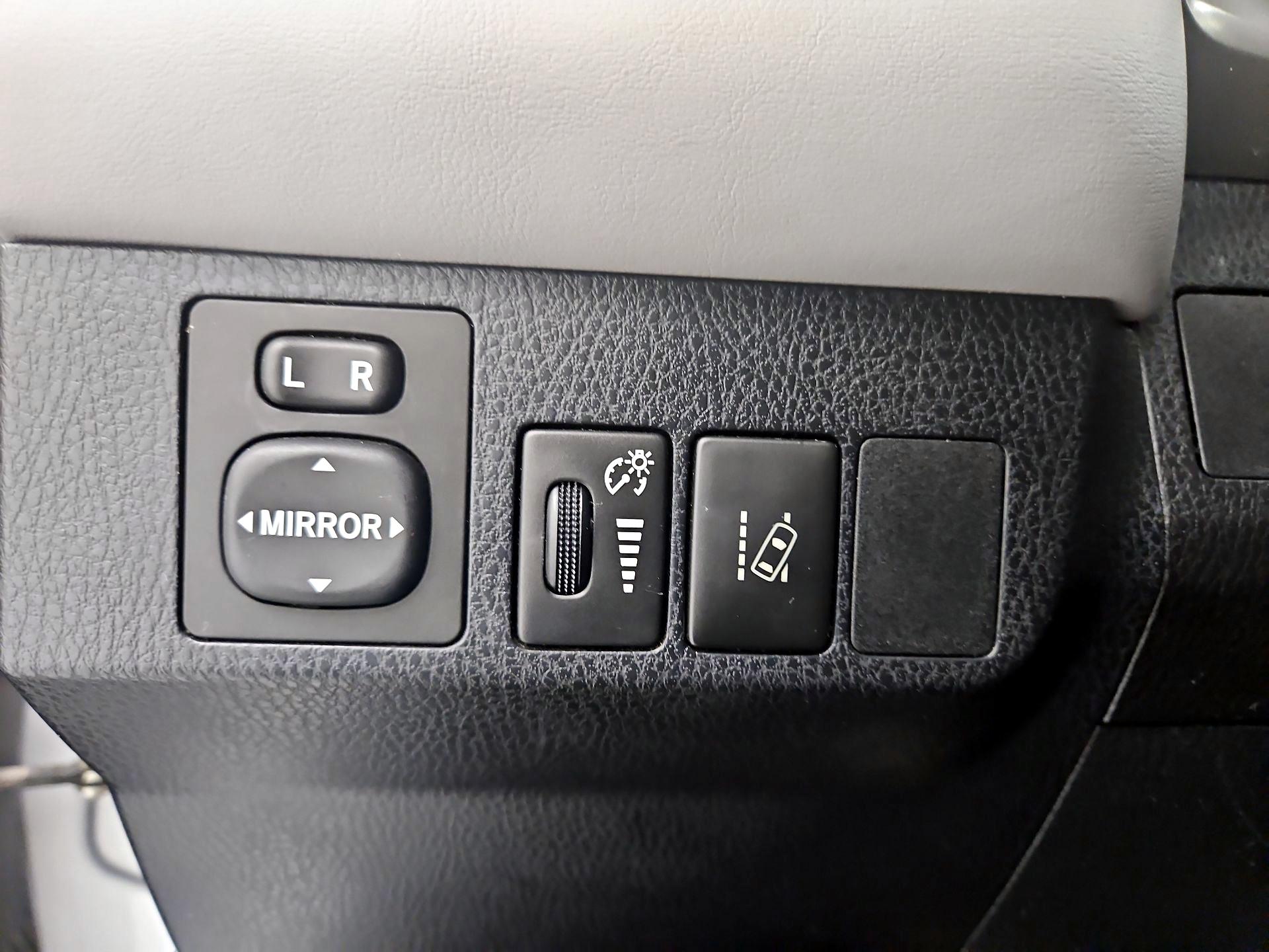 Thumbnail: 2017 Toyota RAV4 - 13