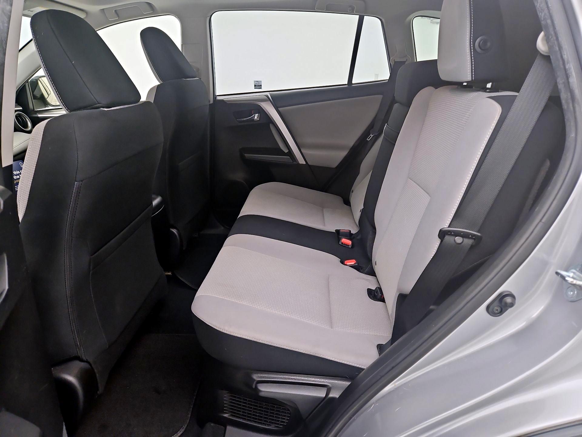 Thumbnail: 2017 Toyota RAV4 - 20