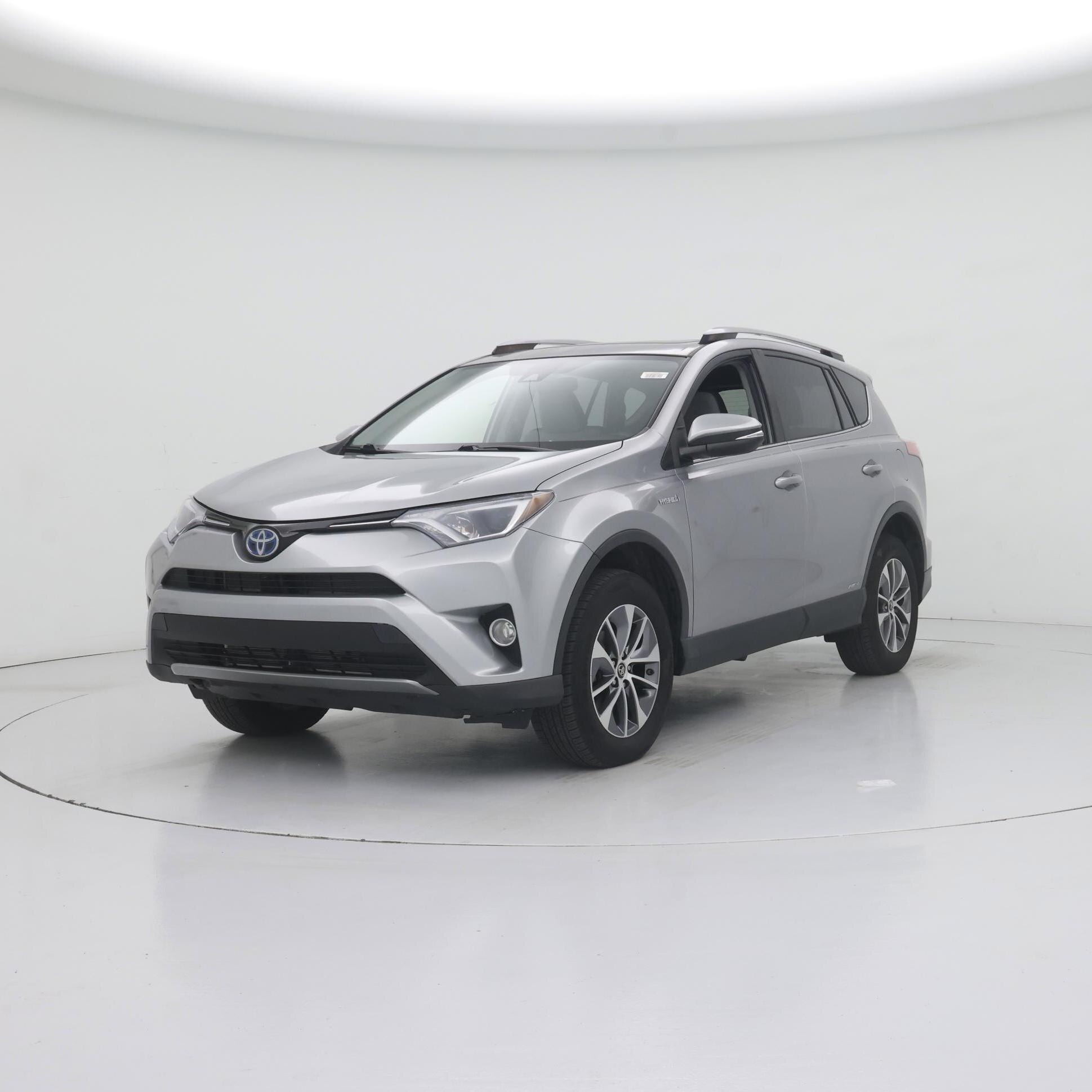 Thumbnail: 2017 Toyota RAV4 - 4