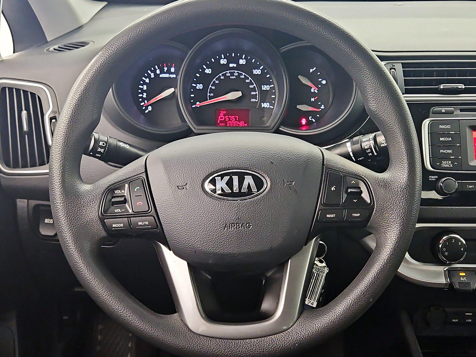 Thumbnail: 2016 Kia Rio - 10