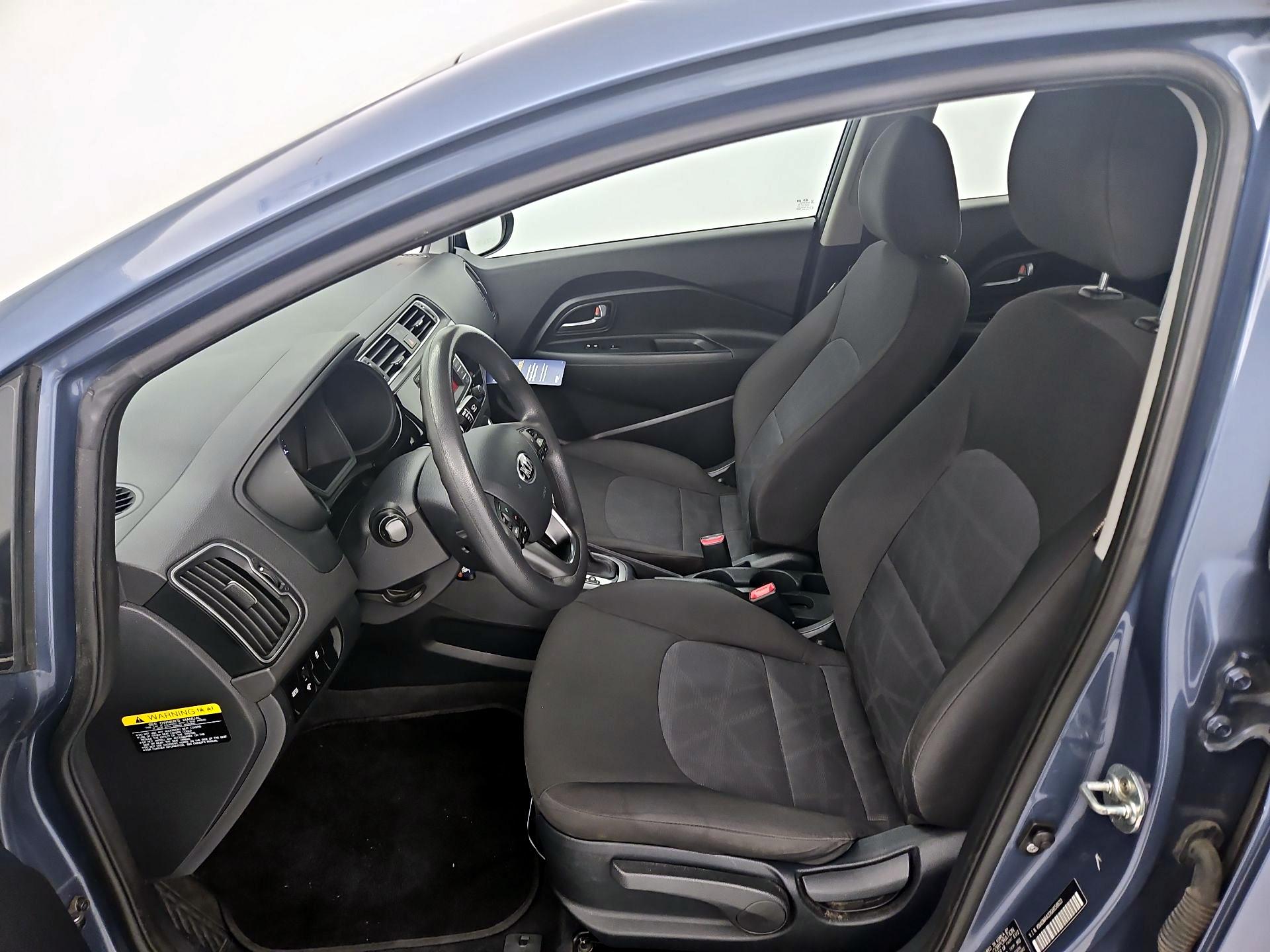 Thumbnail: 2016 Kia Rio - 11