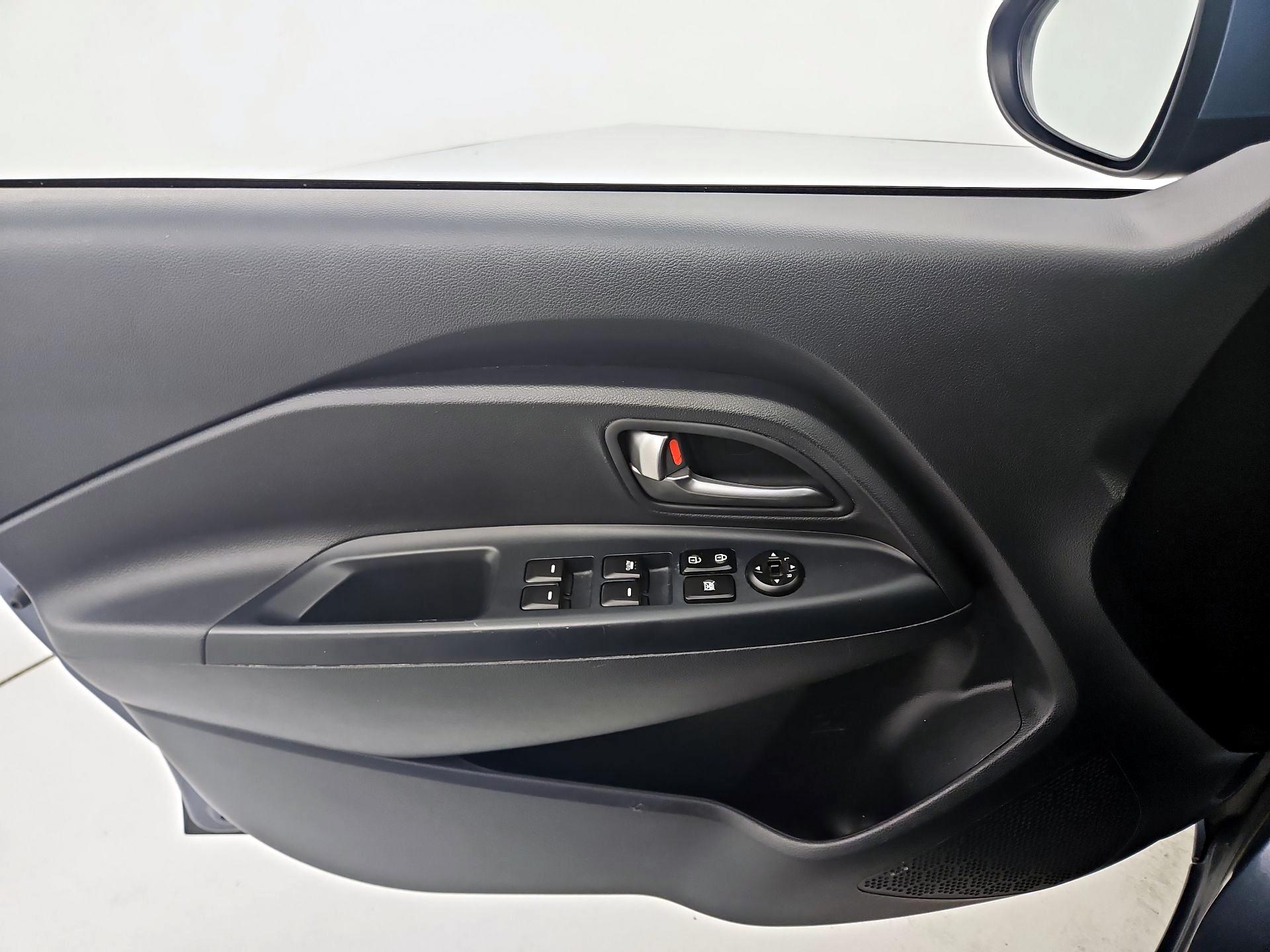 Thumbnail: 2016 Kia Rio - 12