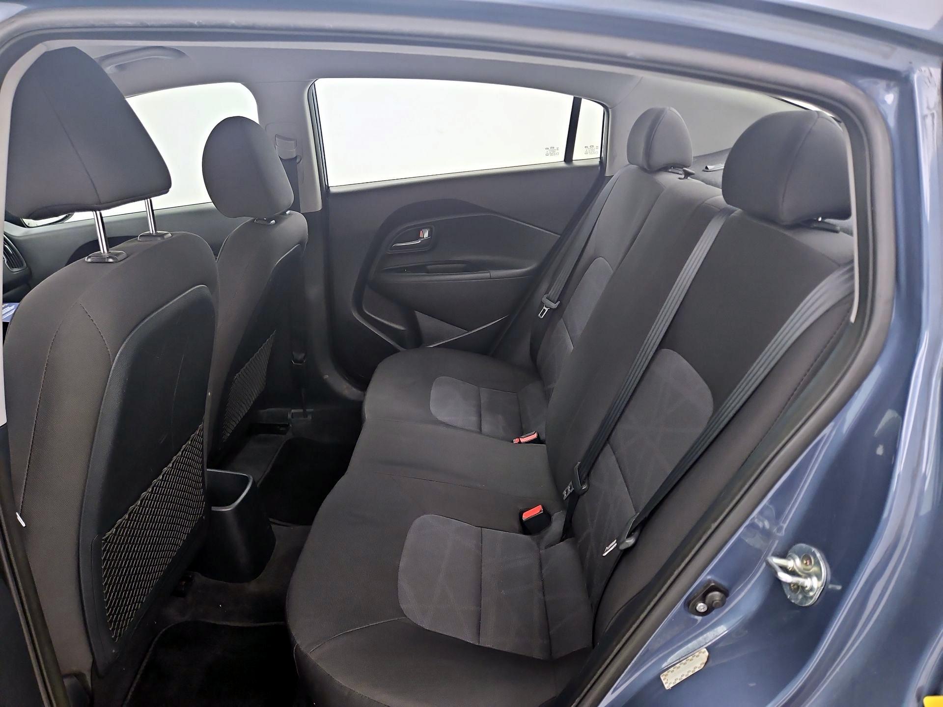 Thumbnail: 2016 Kia Rio - 18