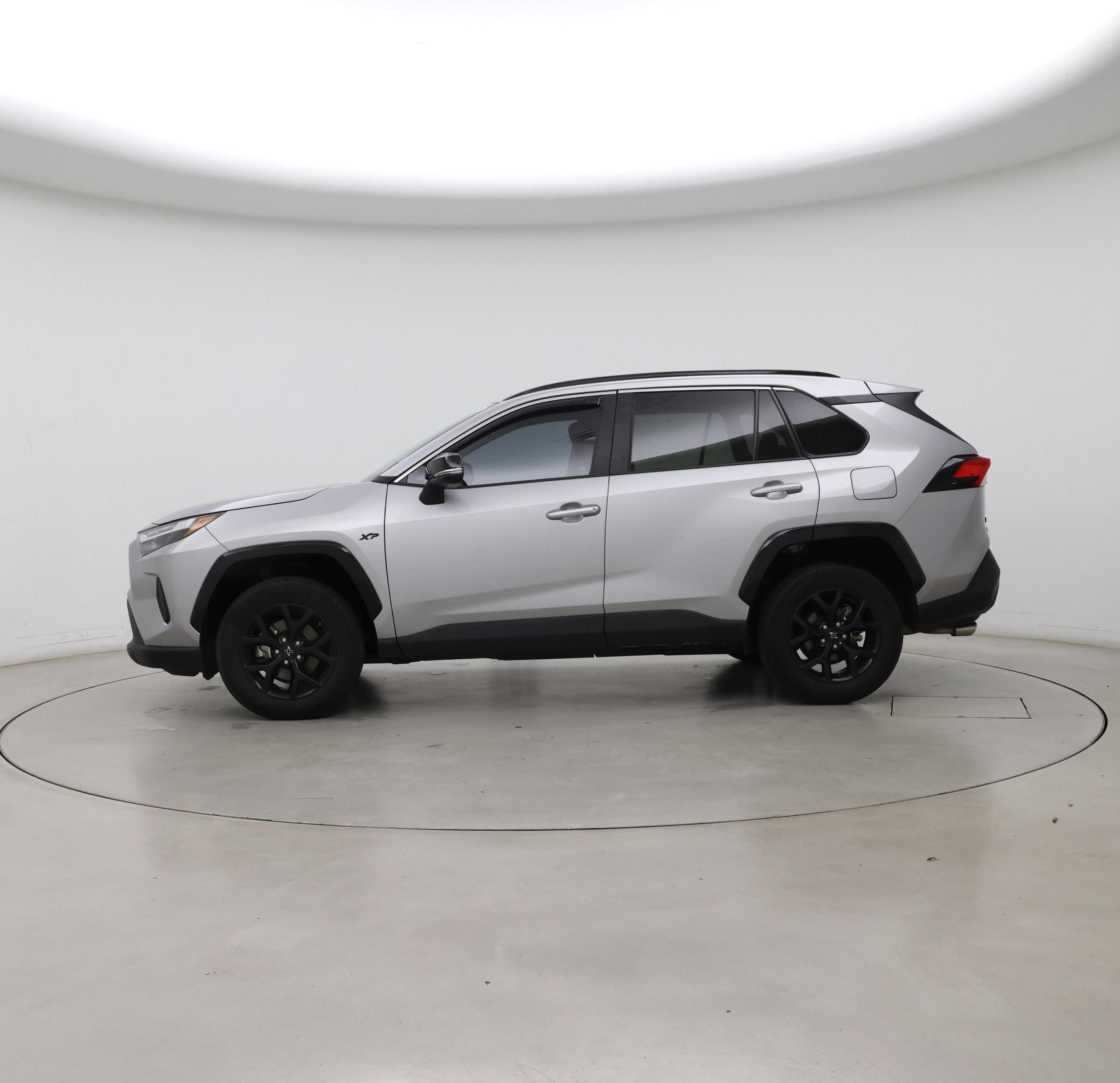 Thumbnail: 2022 Toyota RAV4 - 3