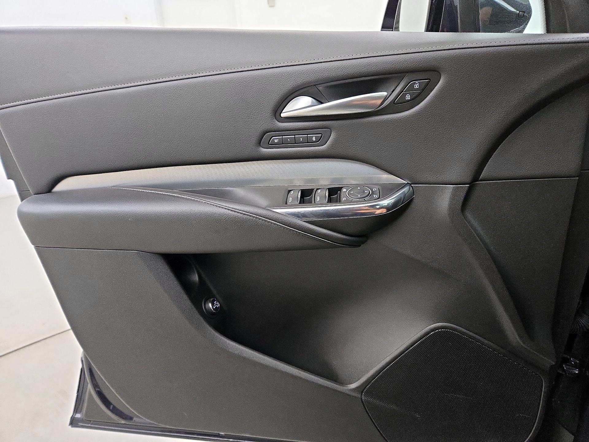 Thumbnail: 2023 Cadillac XT4 - 12