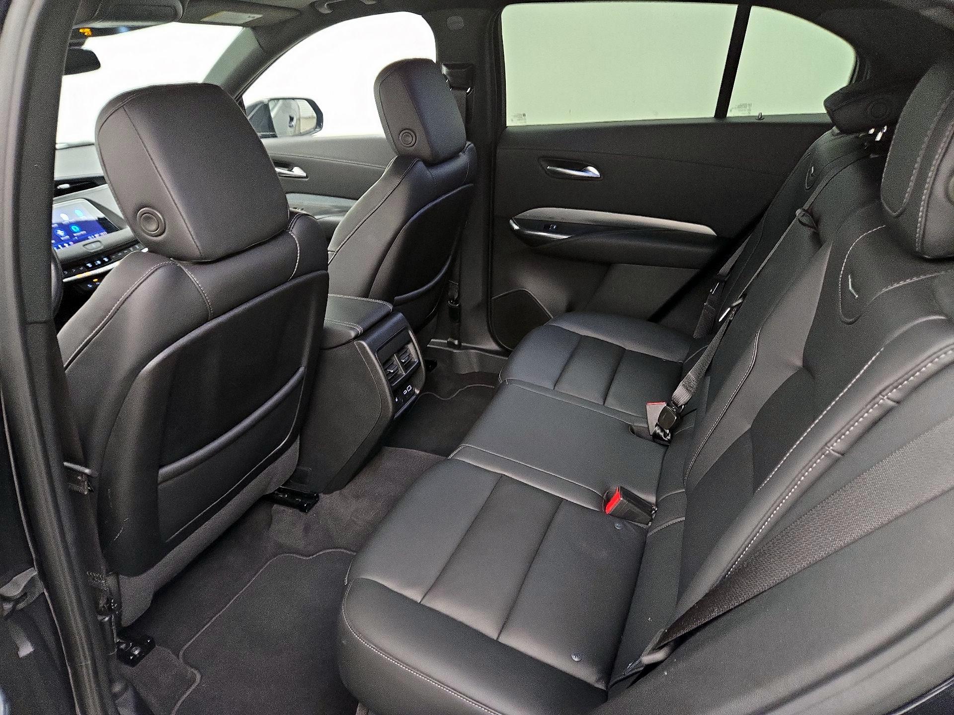 Thumbnail: 2023 Cadillac XT4 - 20