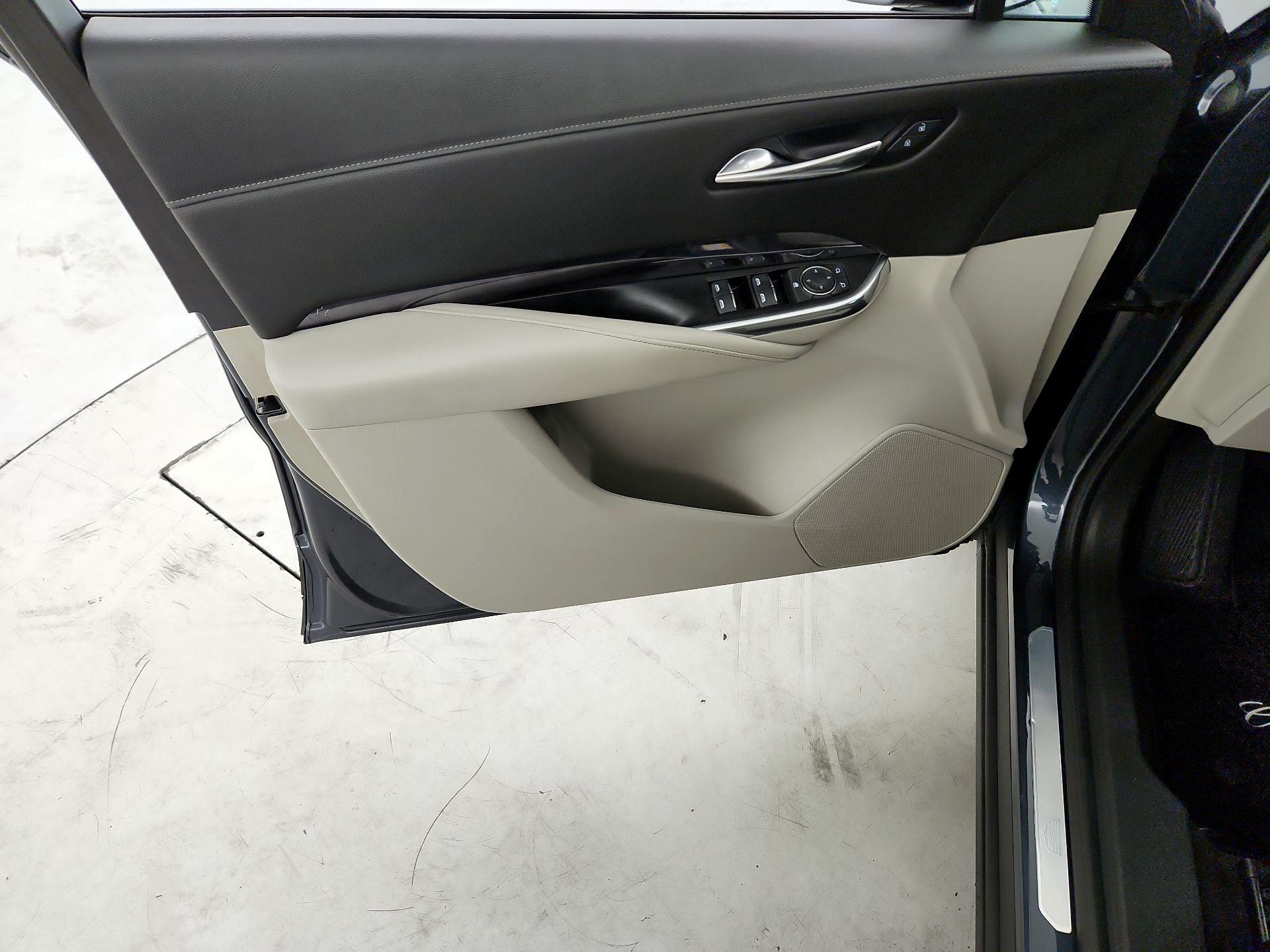 Thumbnail: 2019 Cadillac XT4 - 12