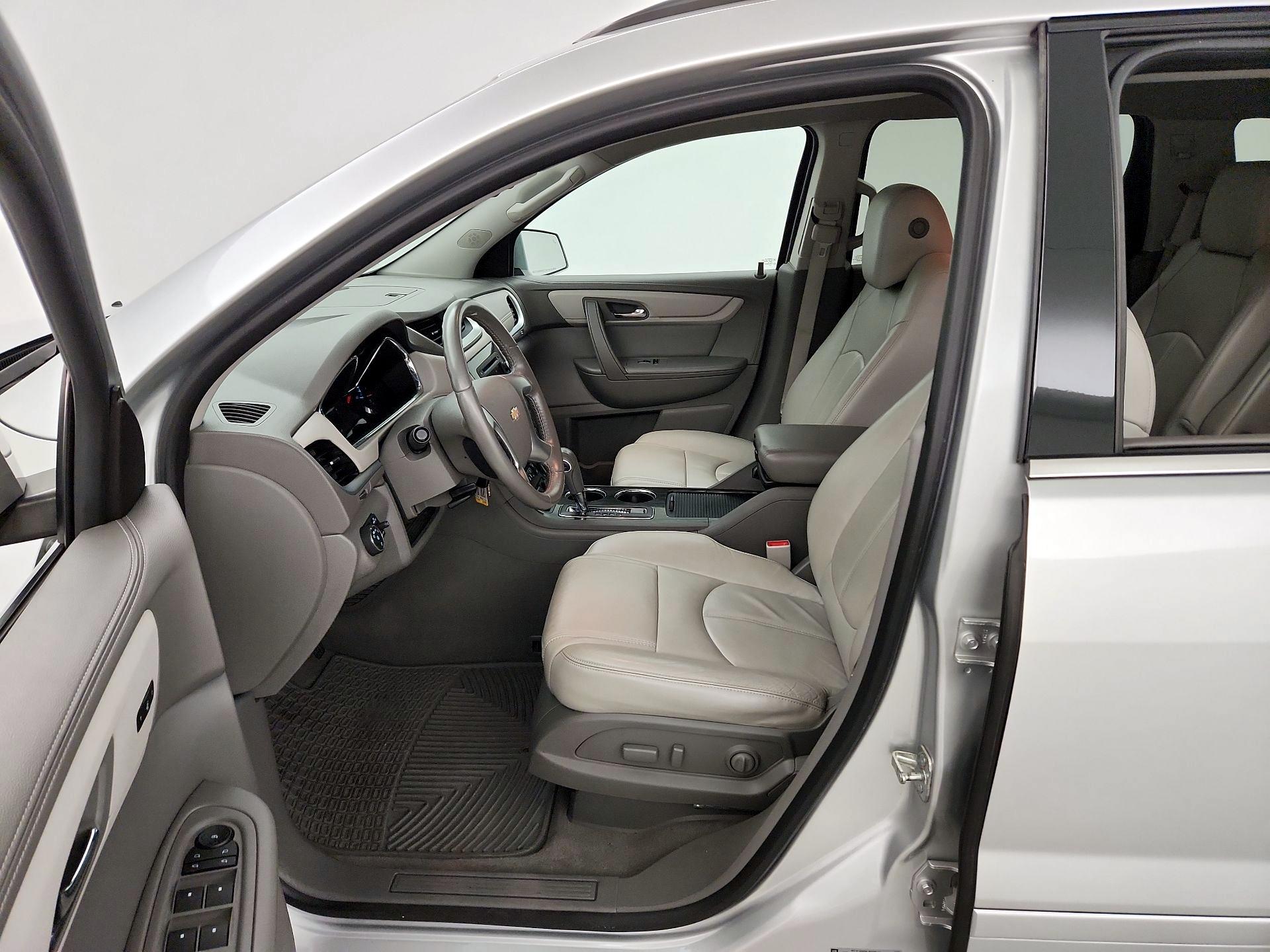 Thumbnail: 2016 Chevrolet Traverse - 11