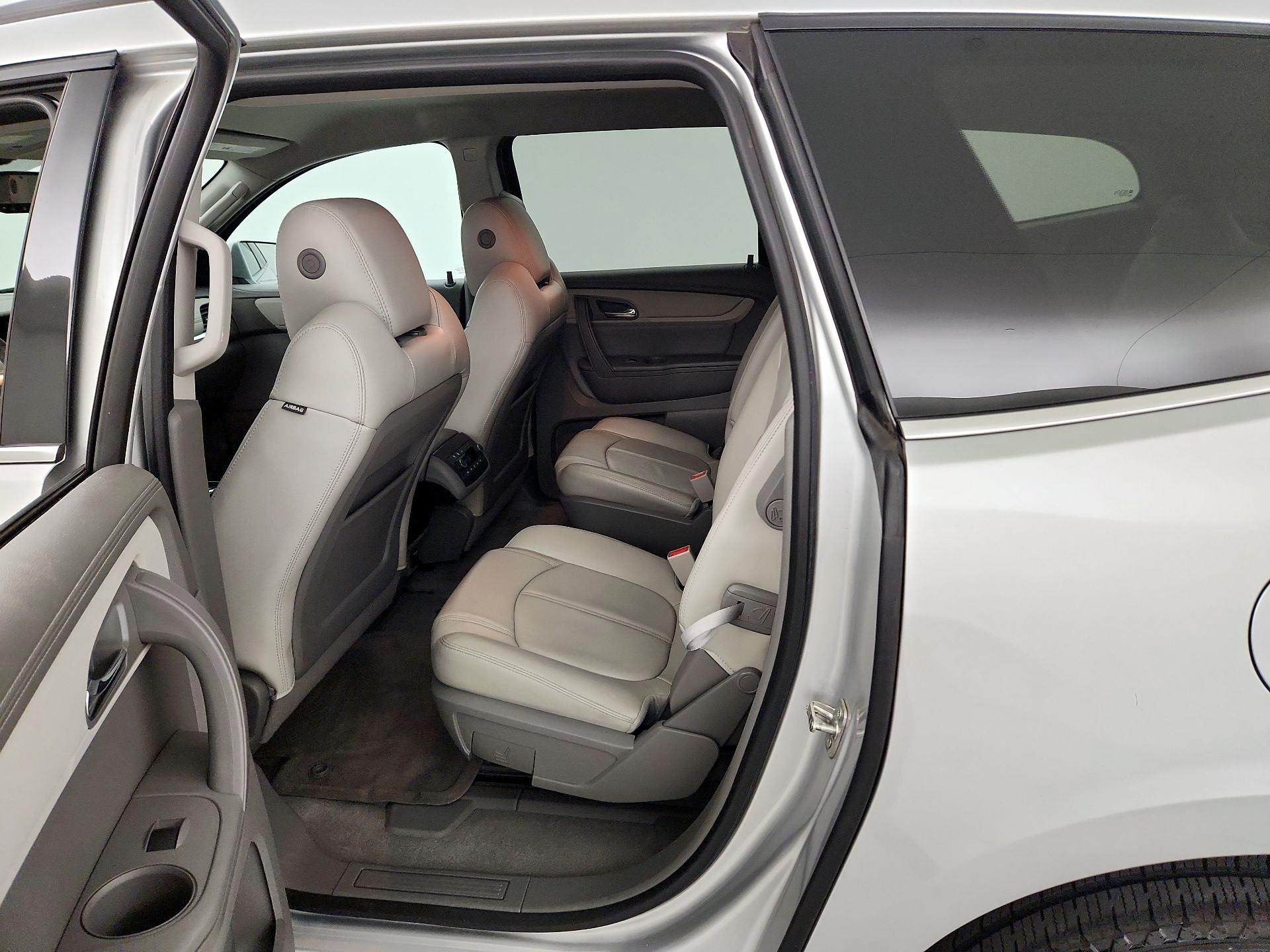 Thumbnail: 2016 Chevrolet Traverse - 20