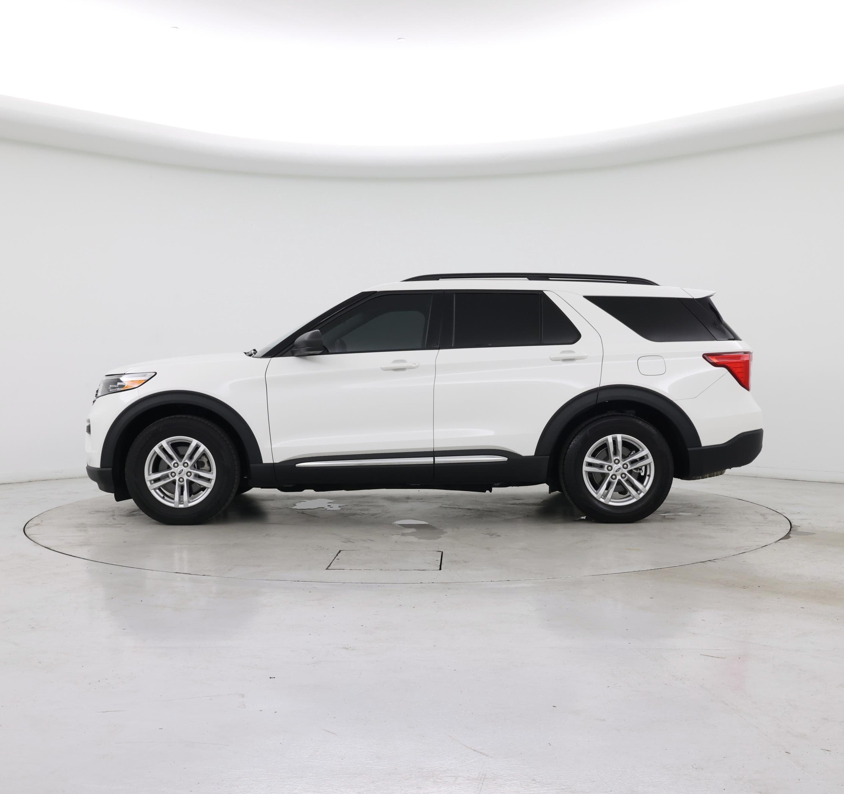 Thumbnail: 2022 Ford Explorer - 3