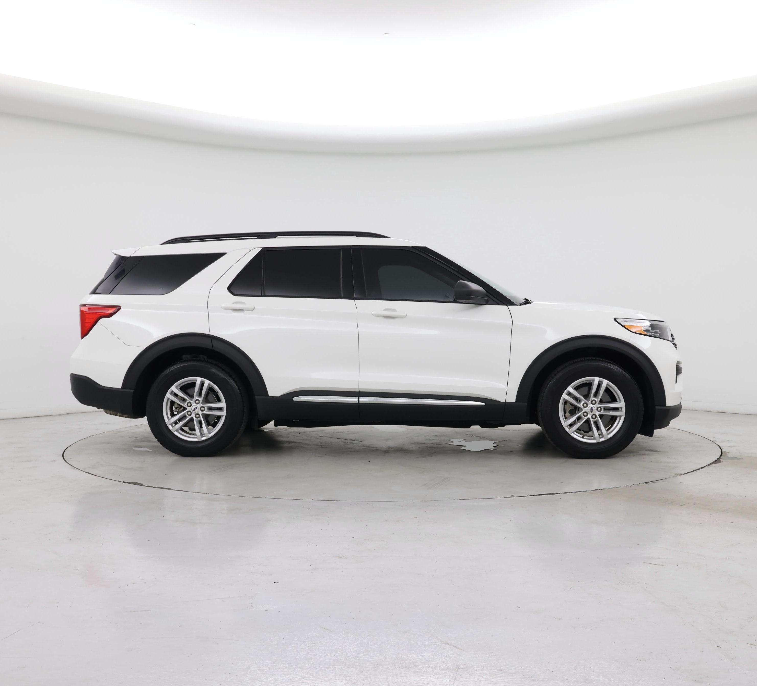 Thumbnail: 2022 Ford Explorer - 7