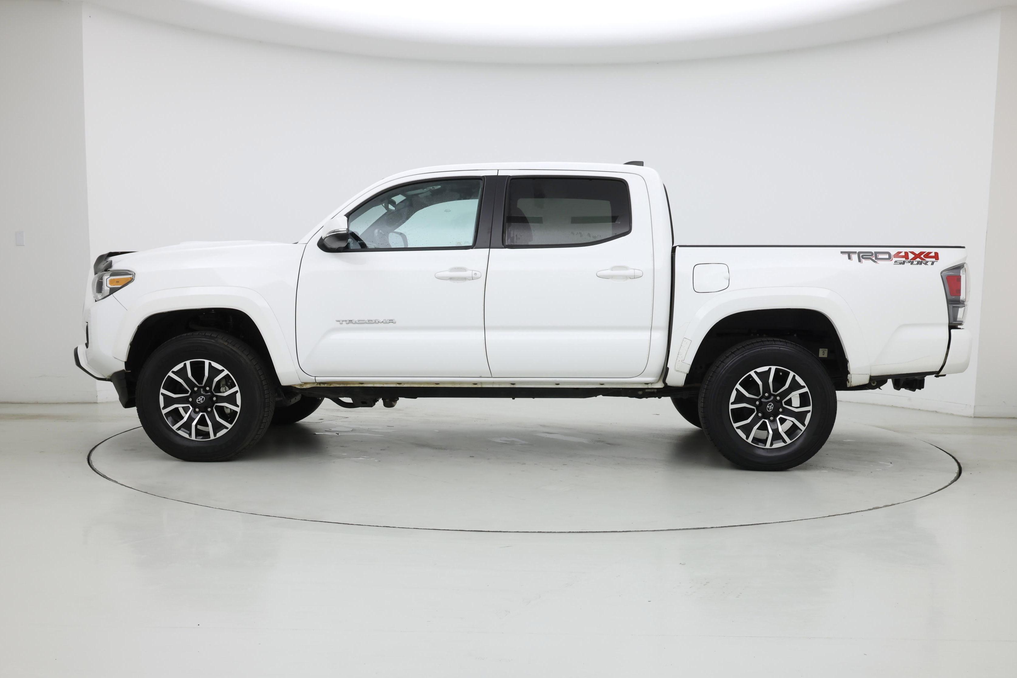 Thumbnail: 2020 Toyota Tacoma - 3