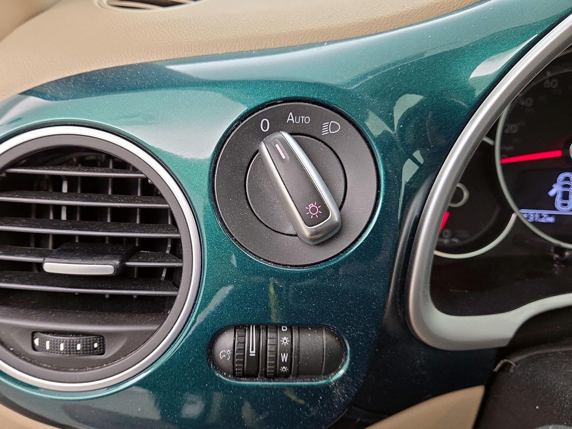 Thumbnail: 2018 Volkswagen Beetle - 13