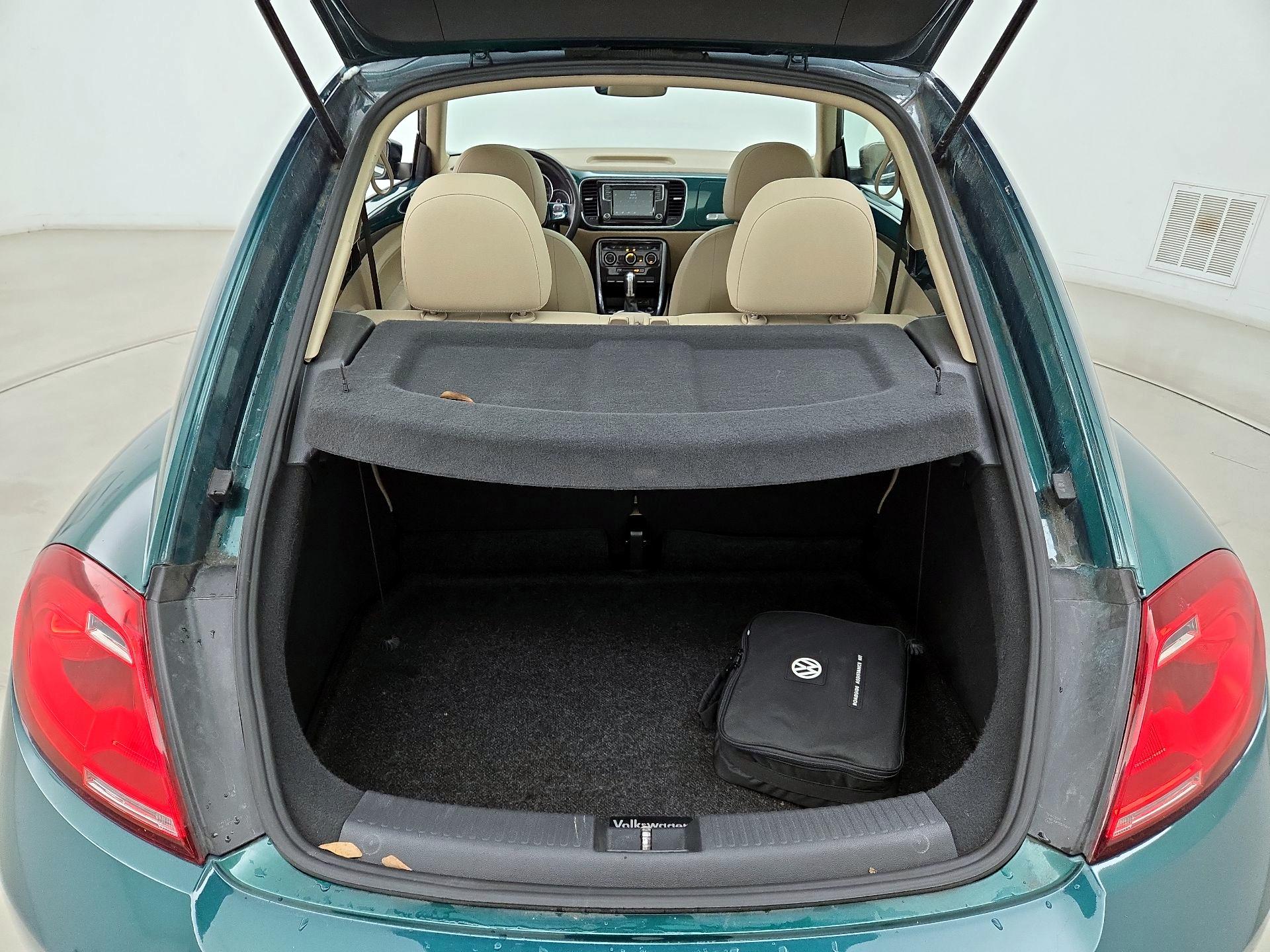 Thumbnail: 2018 Volkswagen Beetle - 20
