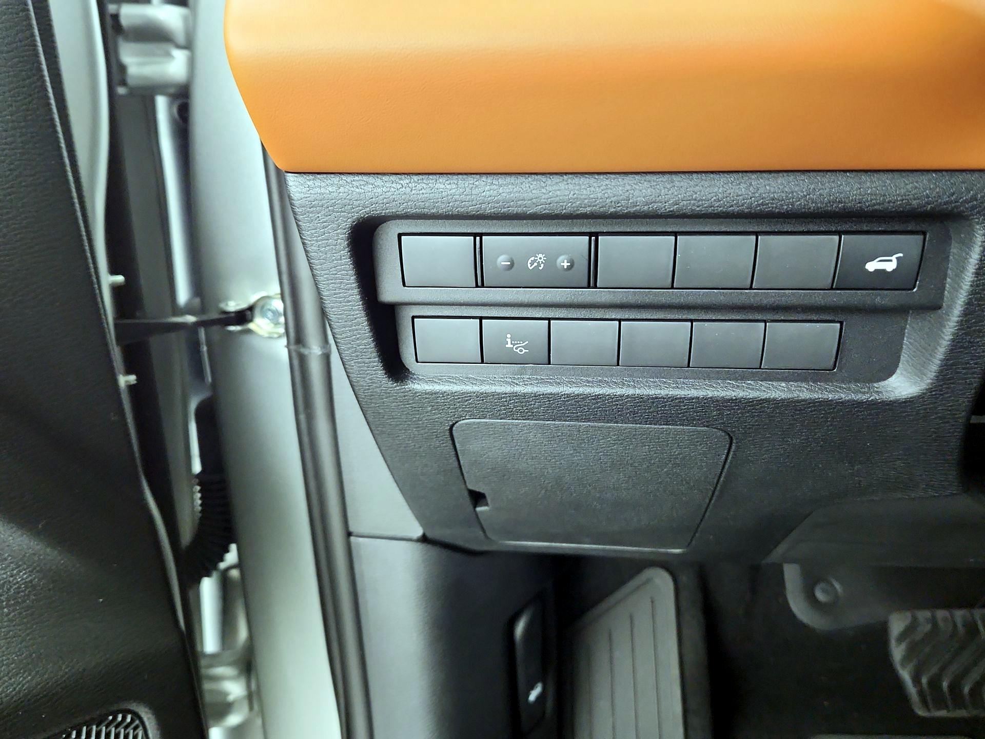 Thumbnail: 2024 Mitsubishi Outlander - 13