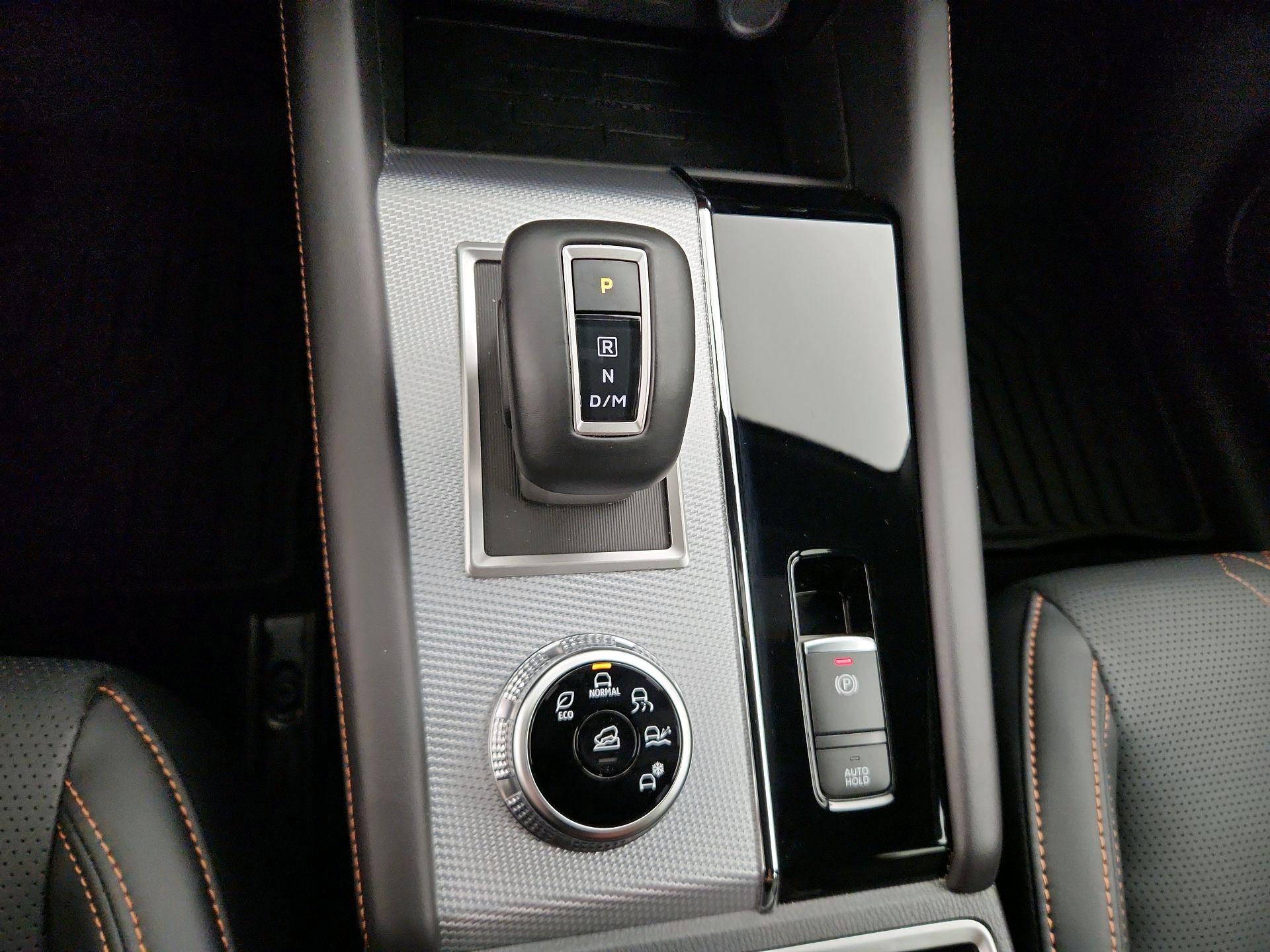 Thumbnail: 2024 Mitsubishi Outlander - 18