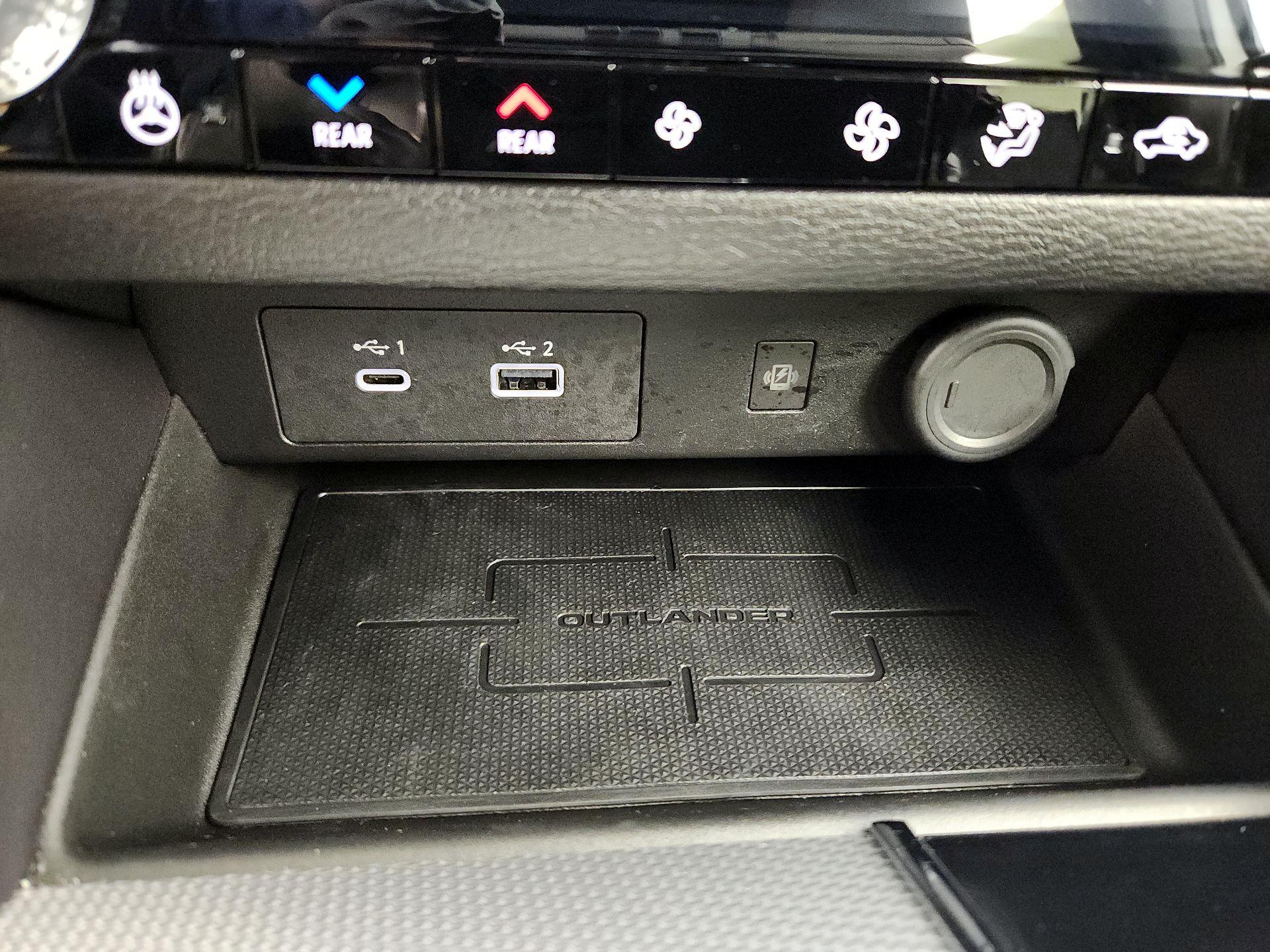 Thumbnail: 2024 Mitsubishi Outlander - 19