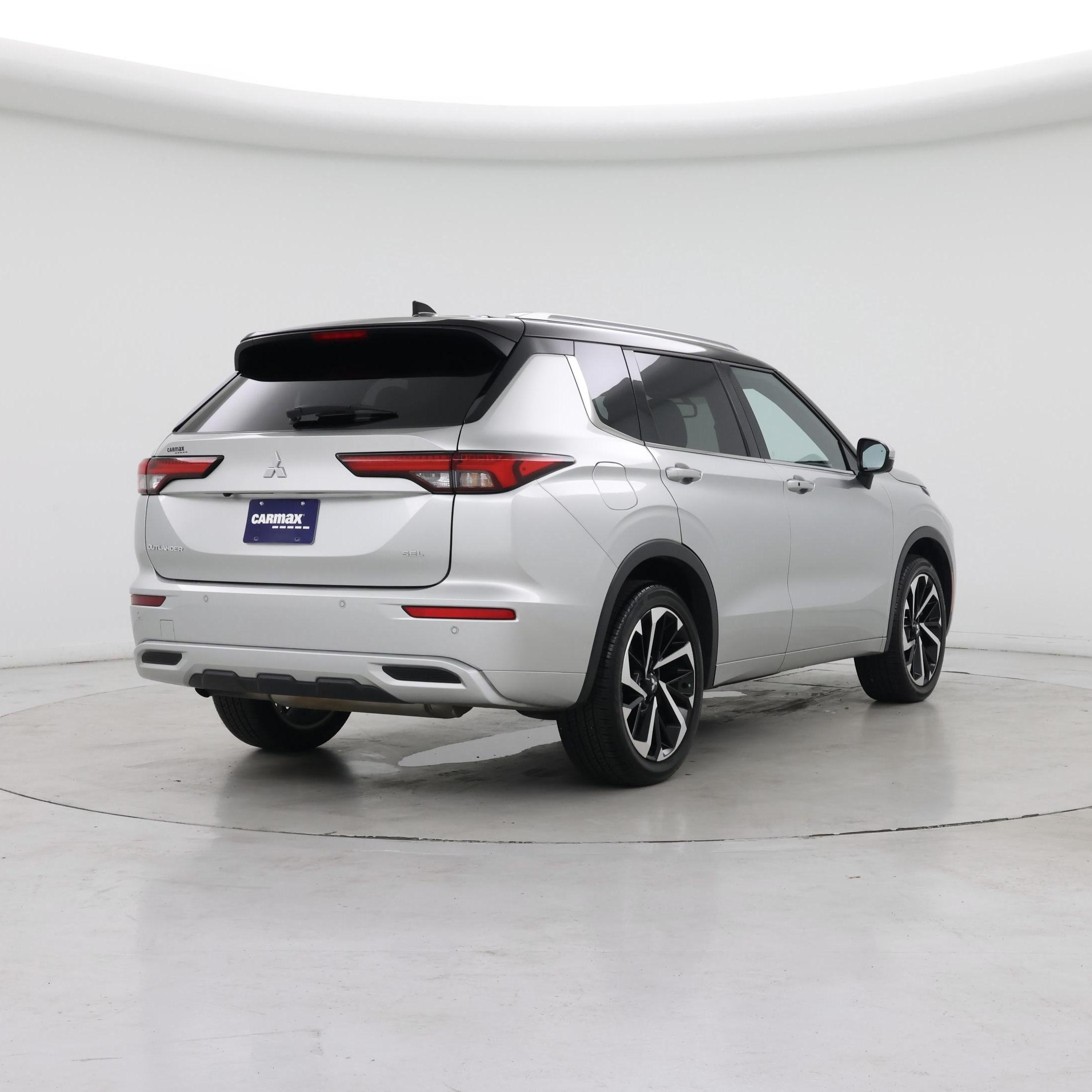 Thumbnail: 2024 Mitsubishi Outlander - 8