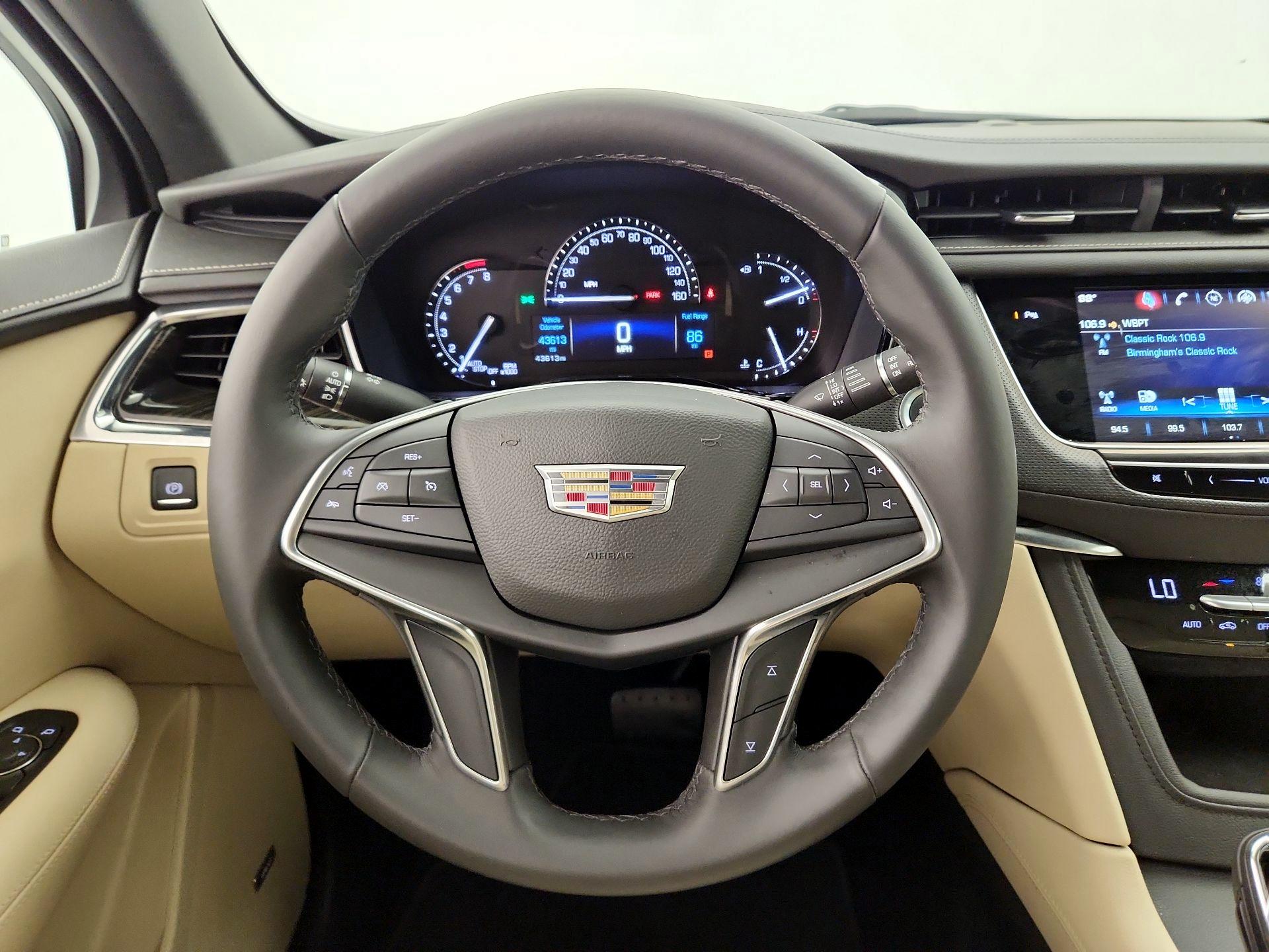 Thumbnail: 2017 Cadillac XT5 - 10