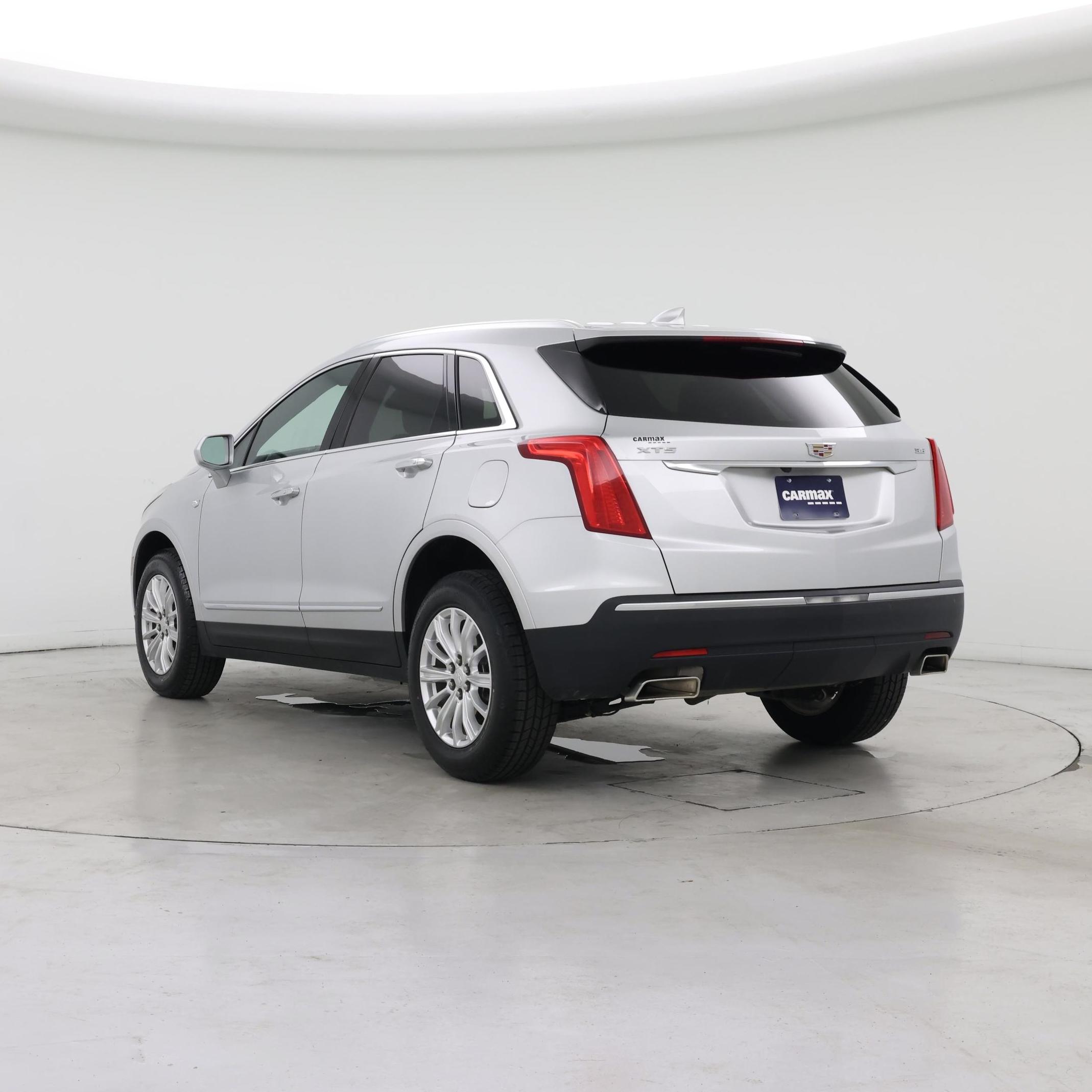 Thumbnail: 2017 Cadillac XT5 - 2