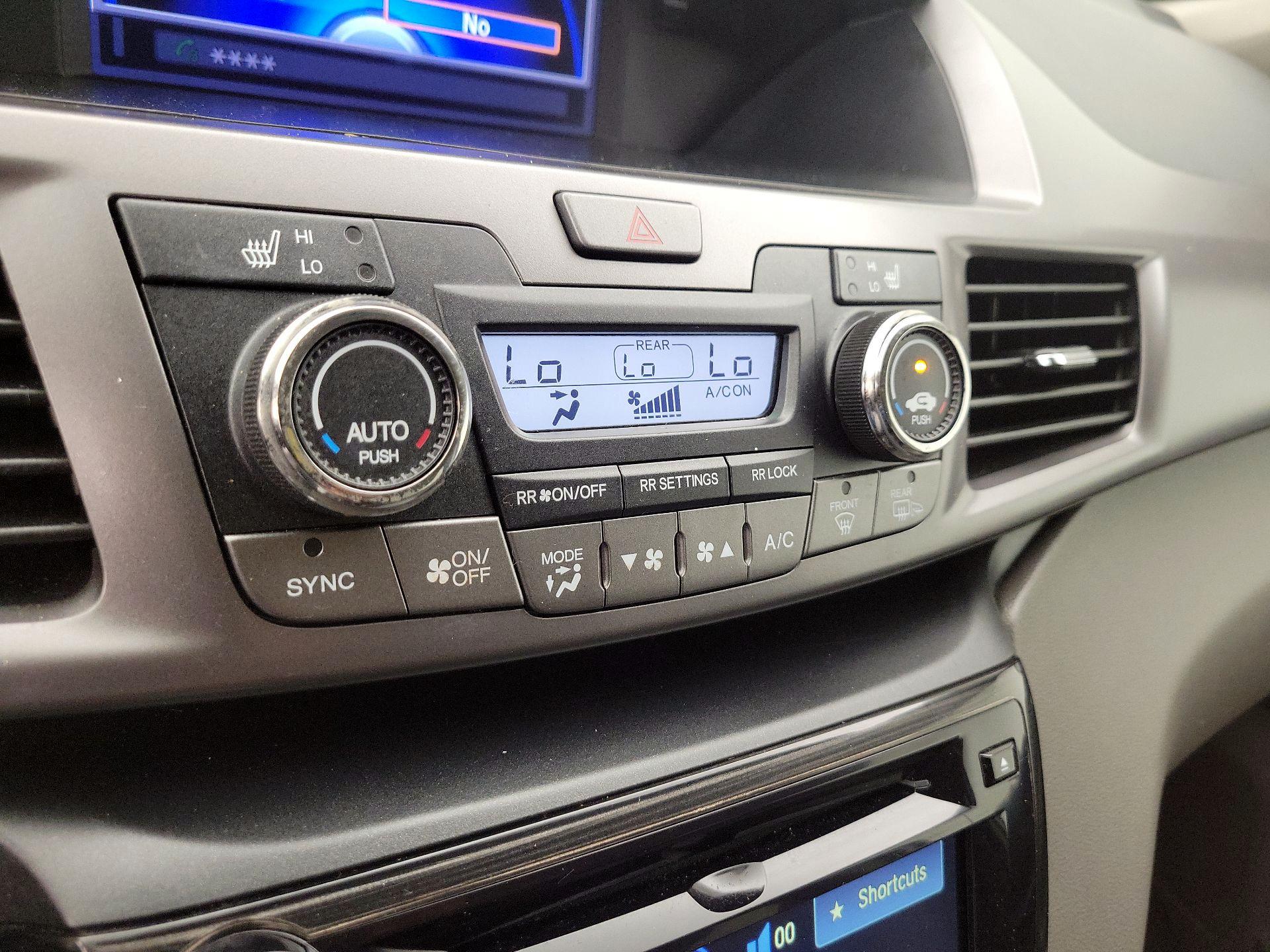 Thumbnail: 2014 Honda Odyssey - 17
