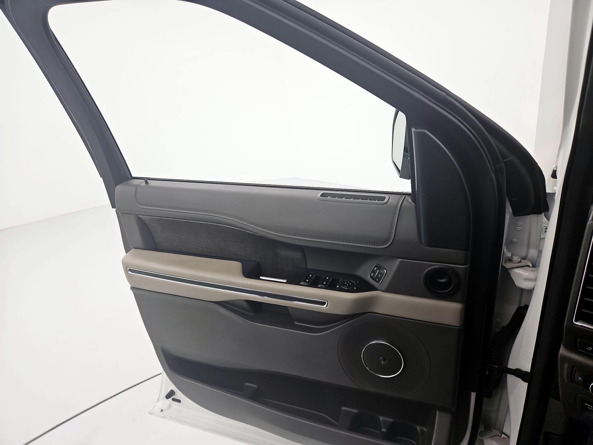 Thumbnail: 2020 Ford Expedition - 12