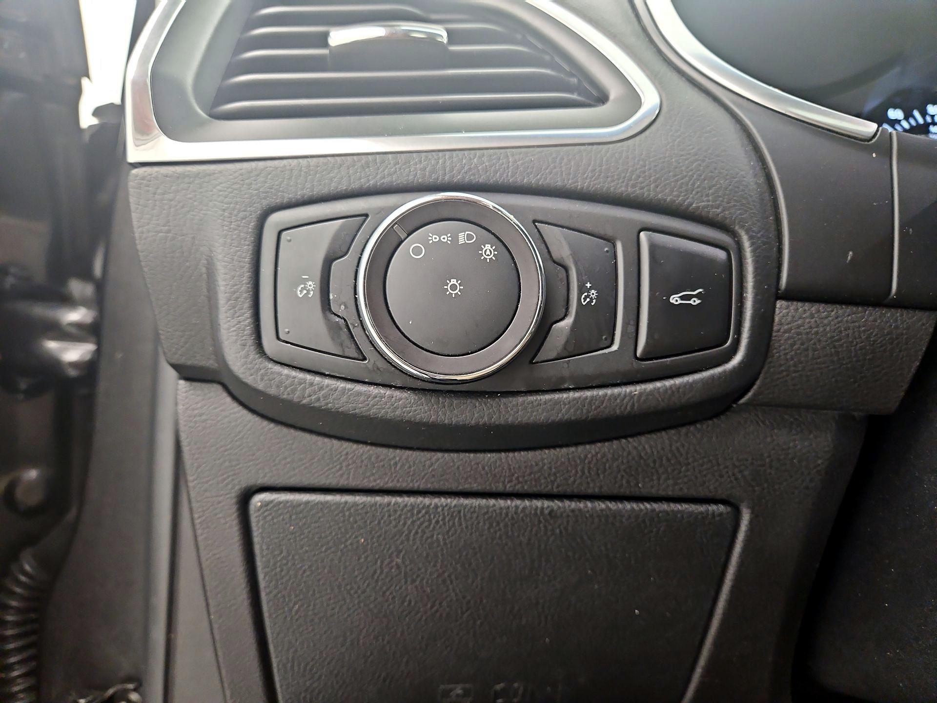 Thumbnail: 2018 Ford Edge - 13