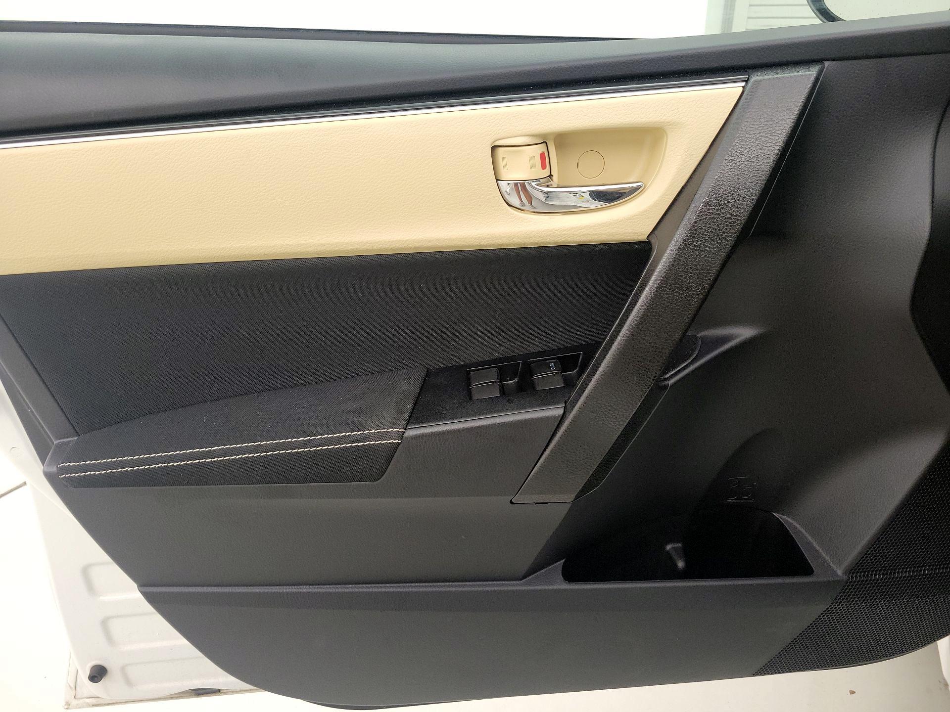 Thumbnail: 2019 Toyota Corolla - 12