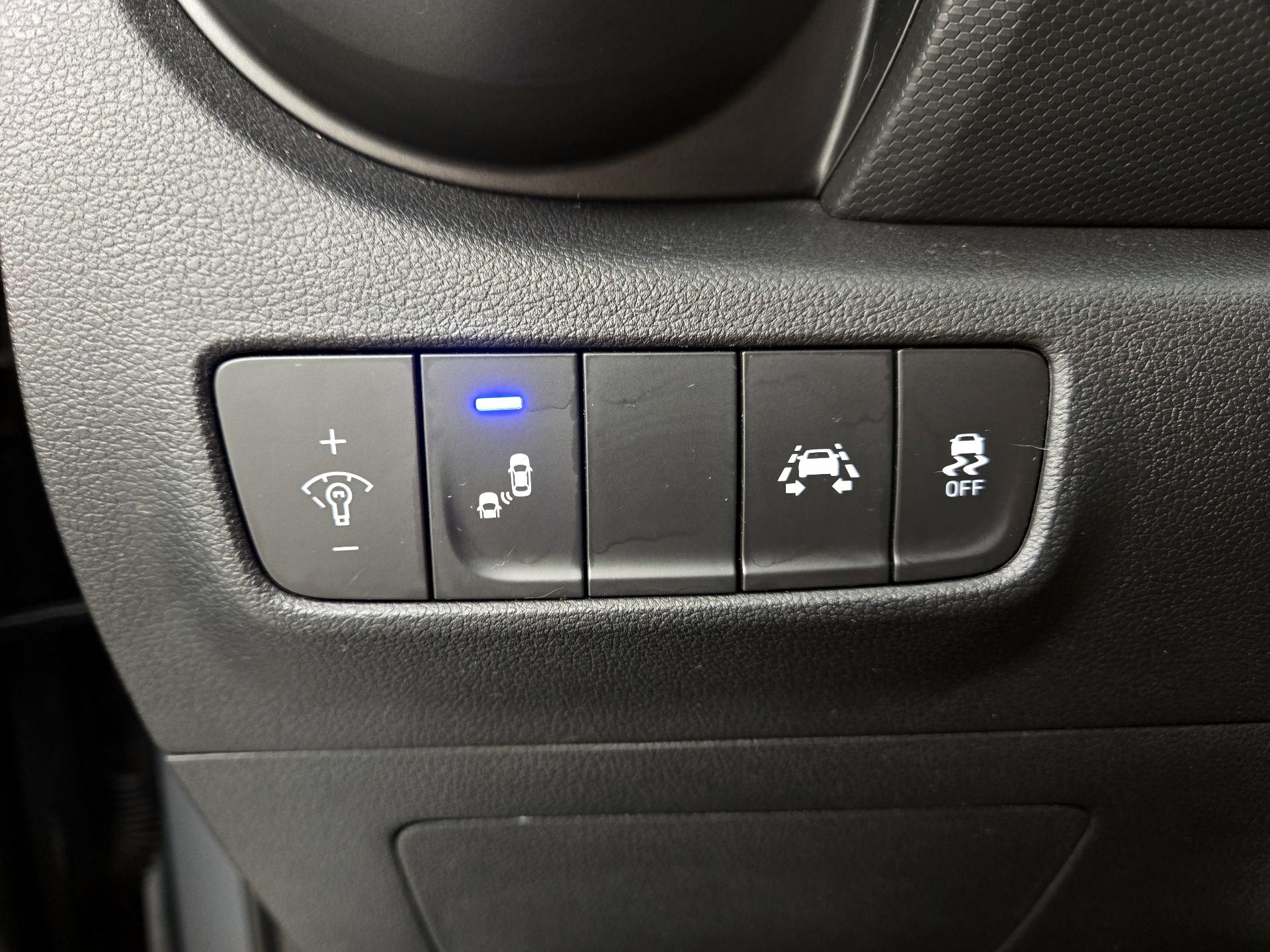 Thumbnail: 2021 Hyundai Kona - 13