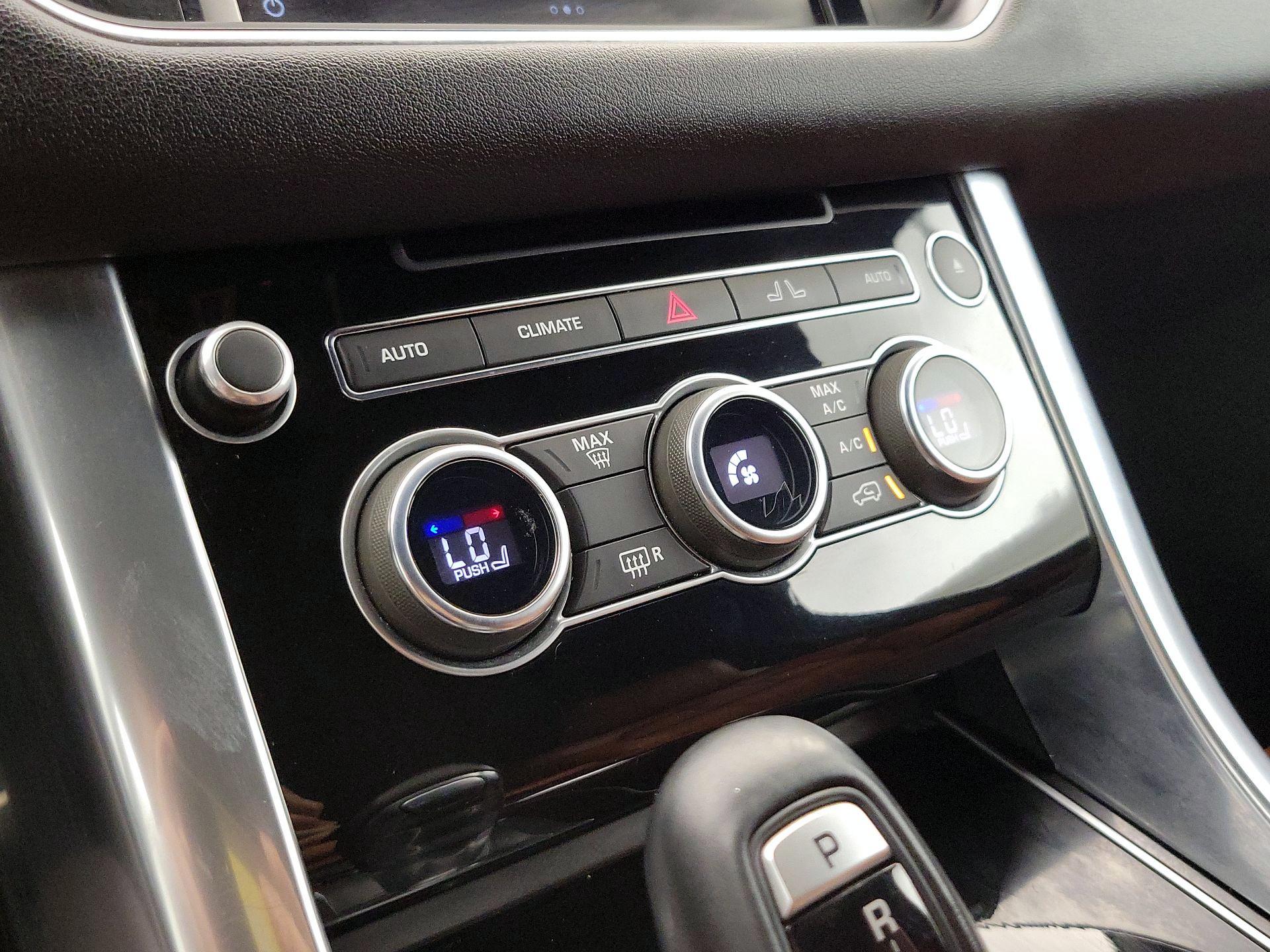 Thumbnail: 2016 Land Rover Range Rover Sport - 15