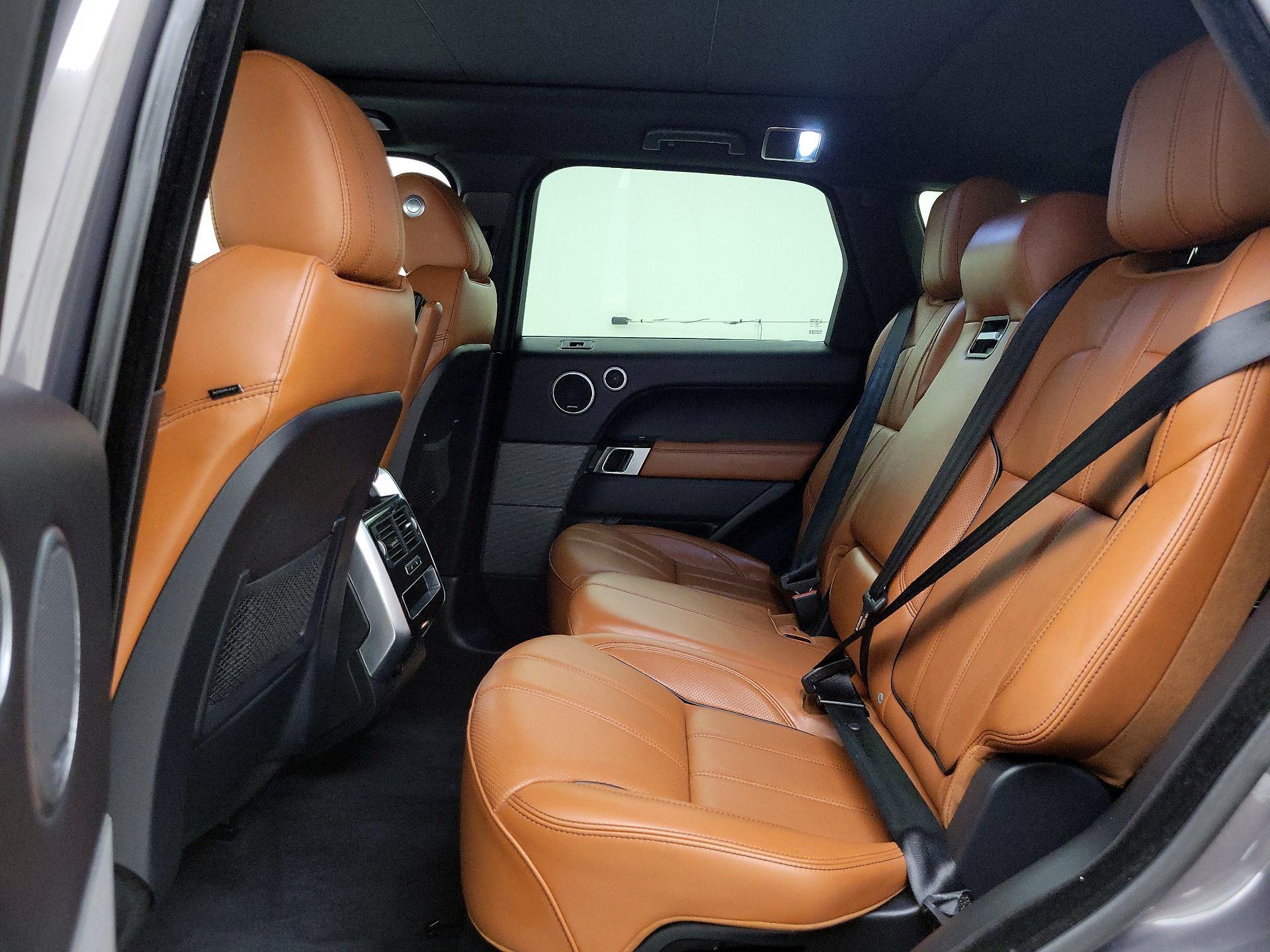 Thumbnail: 2016 Land Rover Range Rover Sport - 19